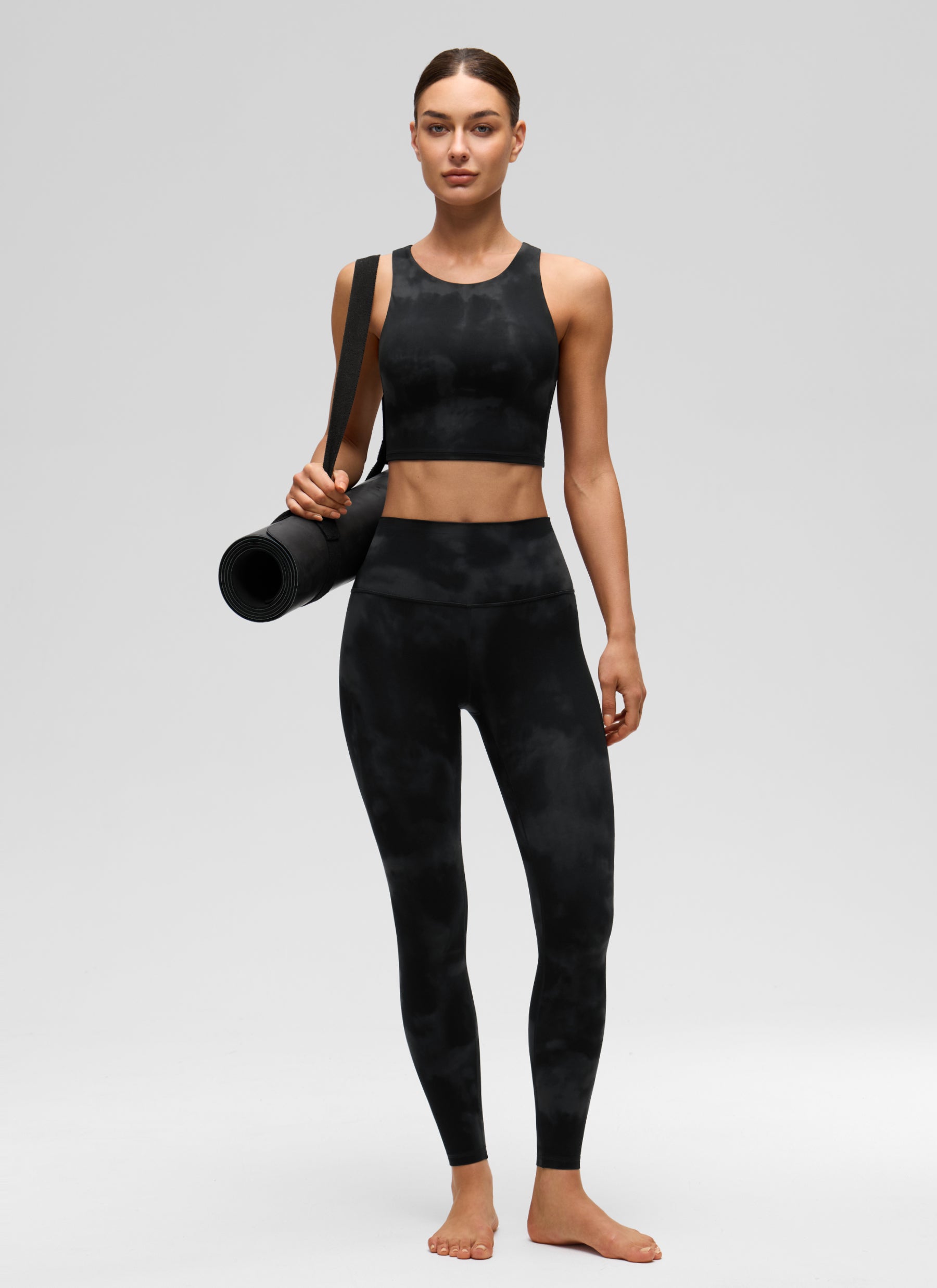 CRZ YOGA Tank Top Yoga Dukungan Rendah Butterluxe Wanita Leher Tinggi Racerback Black Tie Dye Flowers