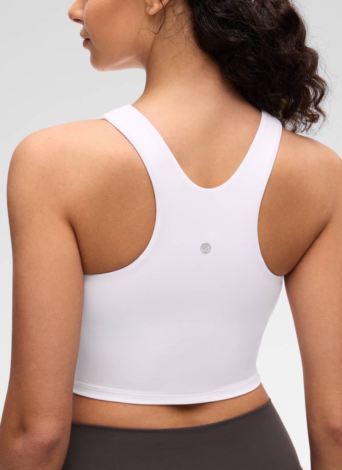 CRZ YOGA Butterluxe dành cho nữ, cổ cao, lưng khoét sâu, độ hỗ trợ thấp, màu trắng