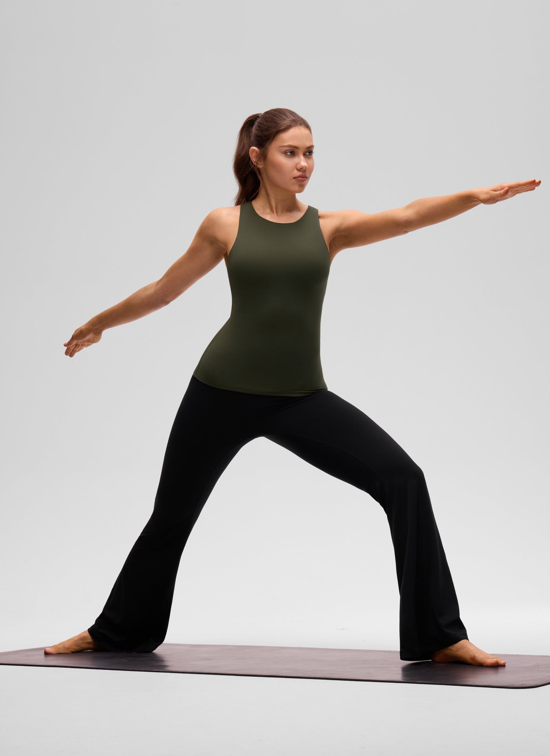 CRZ YOGA Wanita Butterluxe Bra Terbina Dalam Leher Tinggi Racerback Tank Hijau Zaitun