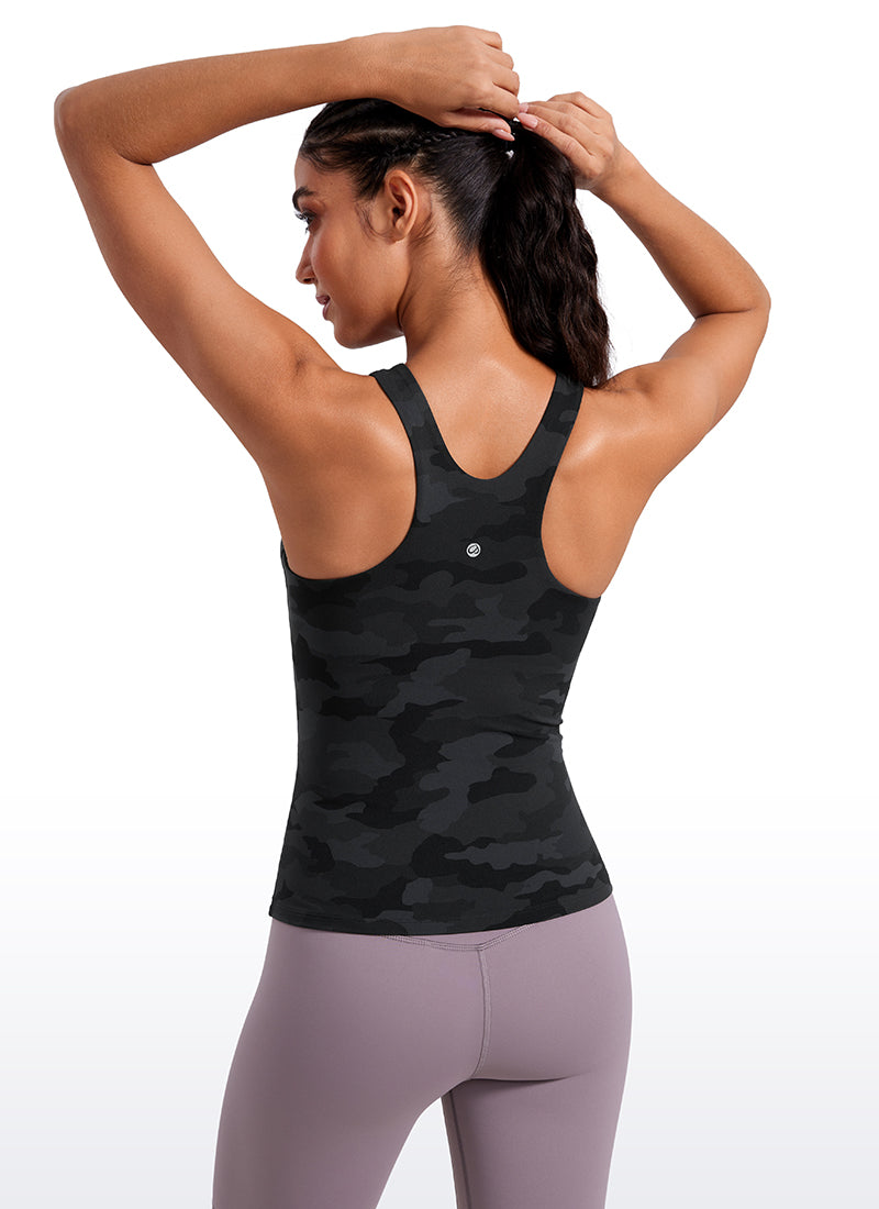 Butterluxe CRZ YOGA Kaos Tanpa Lengan Wanita dengan Bra Terintegrasi, Leher Tinggi, Punggung Racerback, Motif Kamuflase Abu-abu Gelap 2