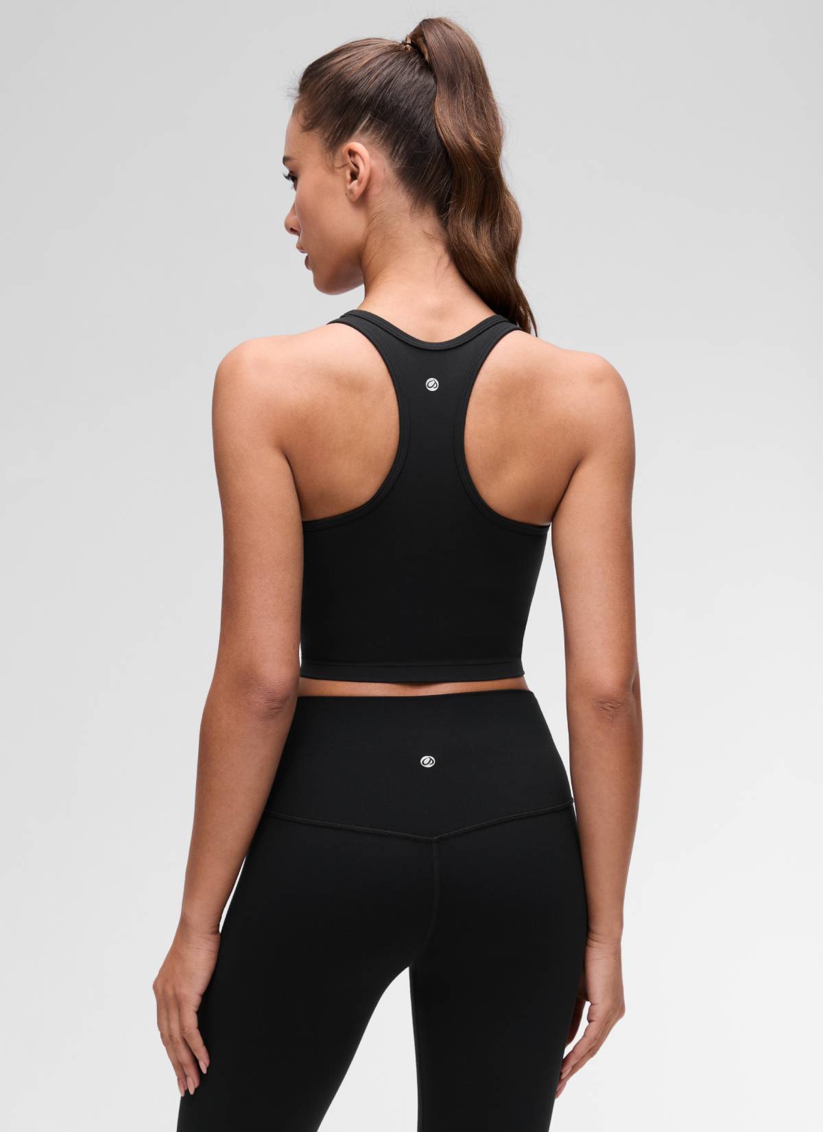 CRZ YOGA Women's Yoga Low support Butterluxe Scoop Neck Bra Y-Back Black @model_info:Maria