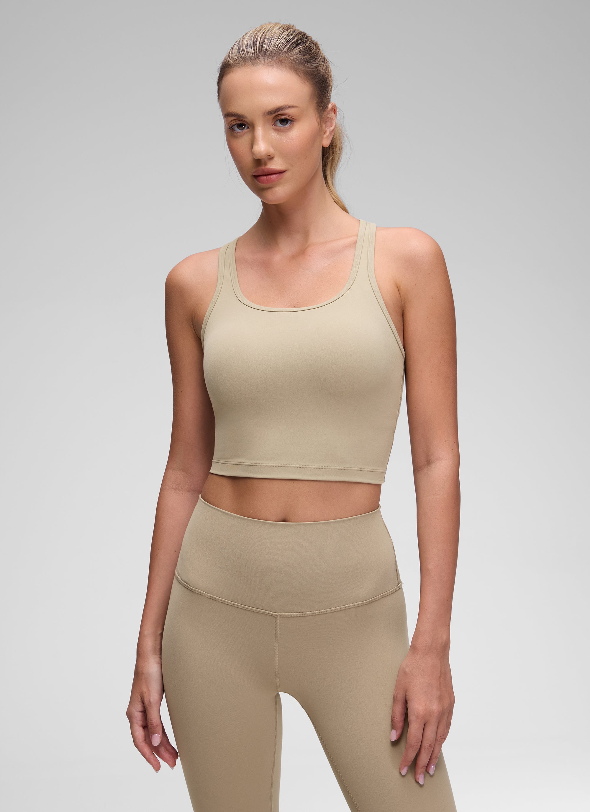 CRZ YOGA Bra Yoga Wanita dengan Dukungan Rendah, Model " Butterluxe ", Leher Bulat, Punggung Y, Warna Oak