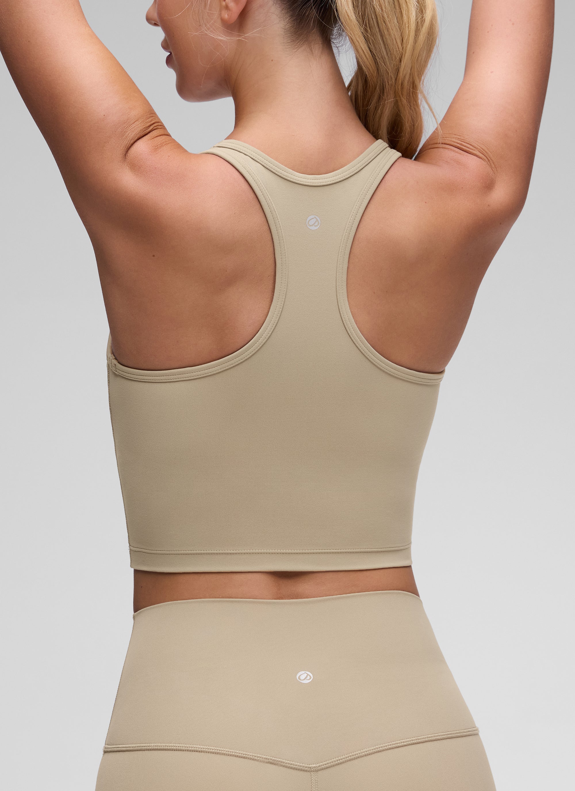 CRZ YOGA Bra Yoga Wanita dengan Dukungan Rendah, Model " Butterluxe ", Leher Bulat, Punggung Y, Warna Oak