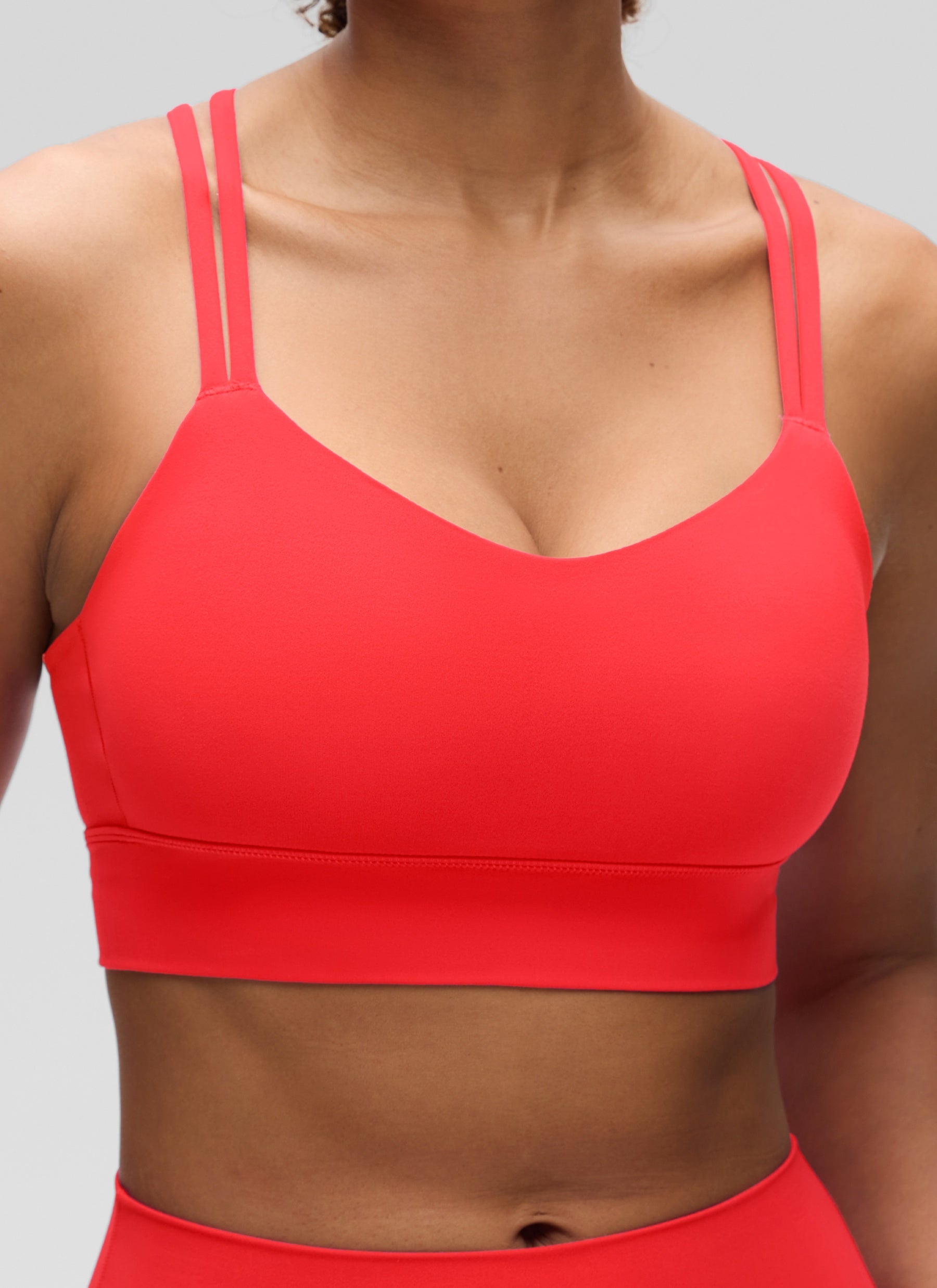 CRZ YOGA Wanita Butterluxe Bra Cawan Acuan Bertali Panjang Bersalut Silang Merah Tua