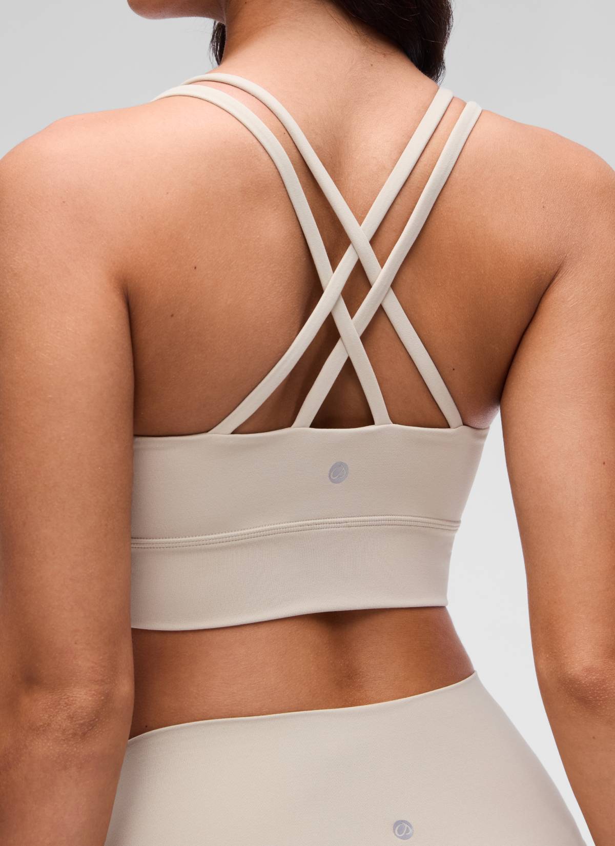 CRZ YOGA Wanita Butterluxe Bra Cawan Acuan Bertali Panjang Bersalut Silang Bertali Coklat Mojave