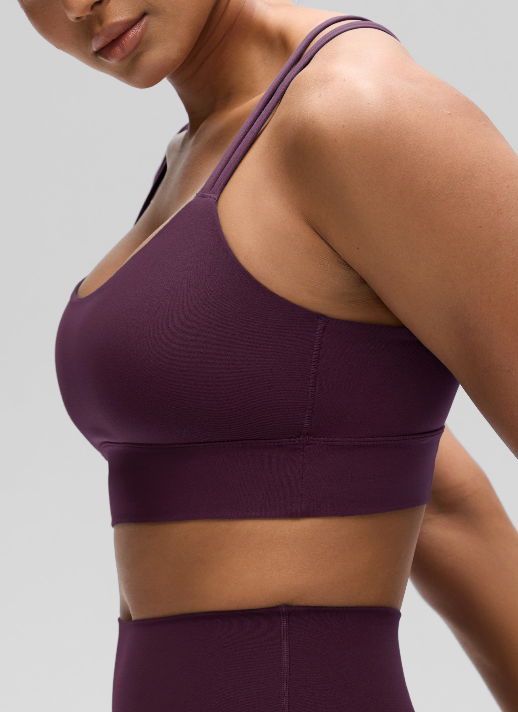 CRZ YOGA Wanita Butterluxe Bra Cawan Acuan Bertali Panjang Bersalut Silang Bertali Ungu Tua
