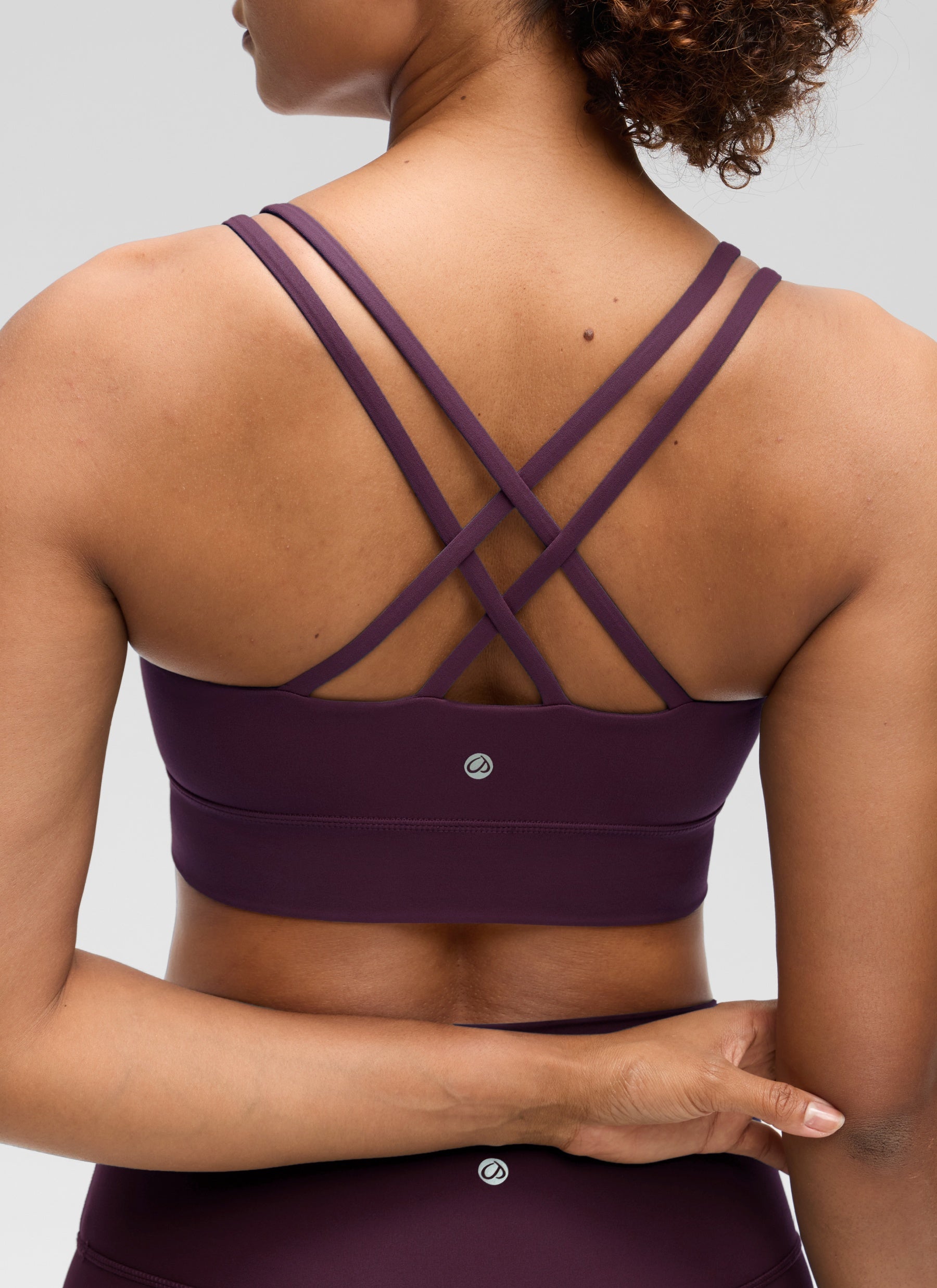CRZ YOGA Wanita Butterluxe Bra Cawan Acuan Bertali Panjang Bersalut Silang Bertali Ungu Tua