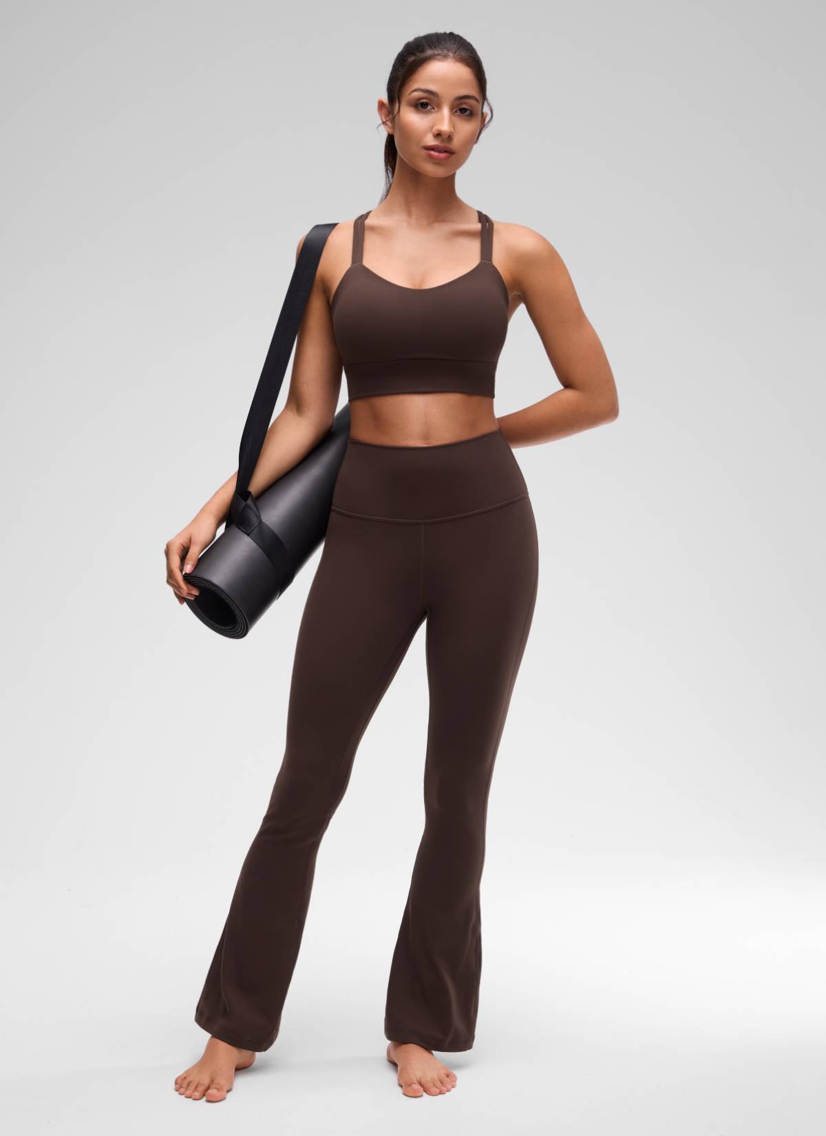 CRZ YOGA Wanita Butterluxe Bra Cawan Acuan Bertali Panjang Bersalut Silang Bertali Coklat Panas Fudge