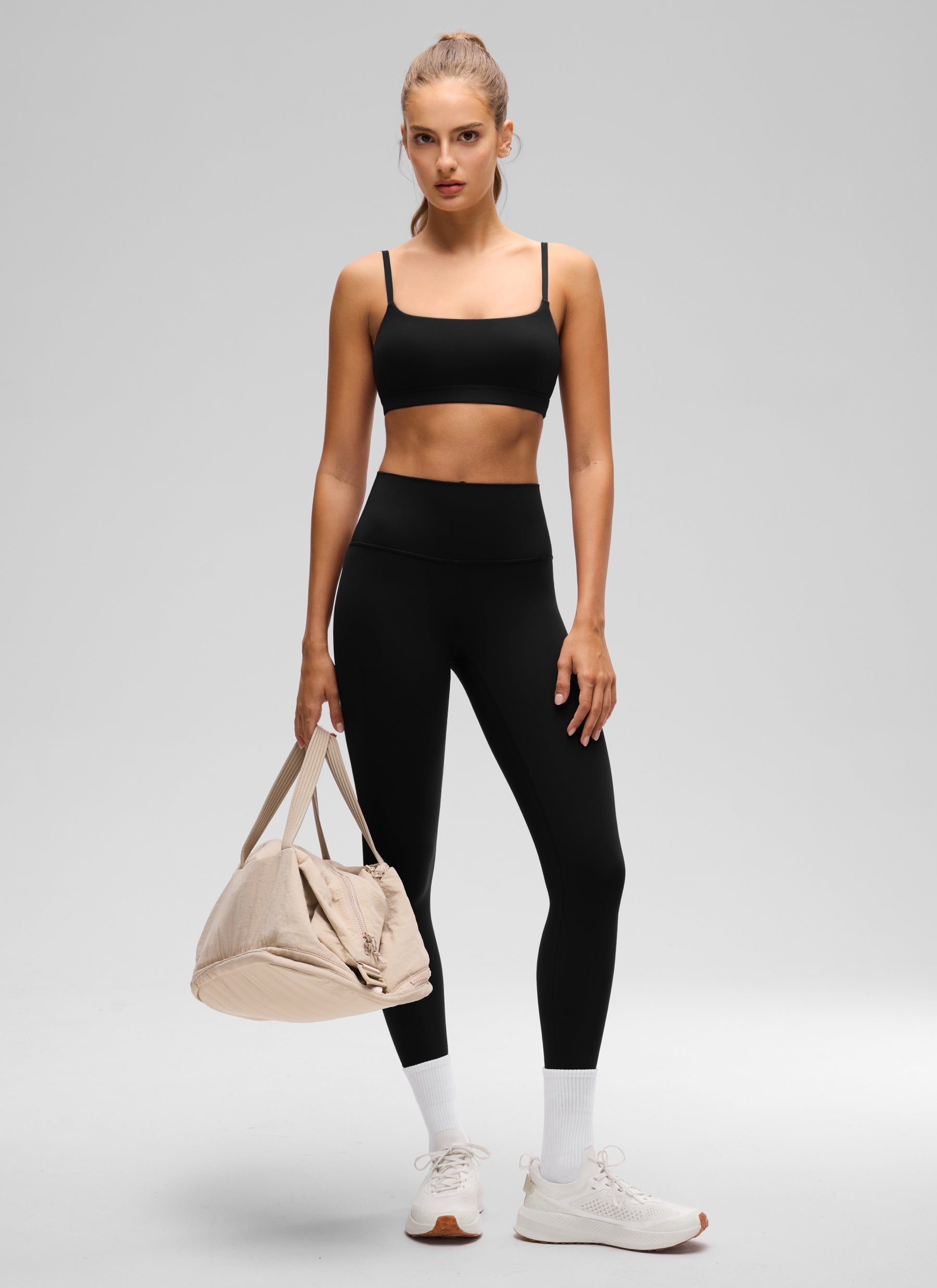 CRZ YOGA Bra Leher Scoop Tali Spaghetti yang Dapat Disesuaikan Butterluxe Wanita Hitam