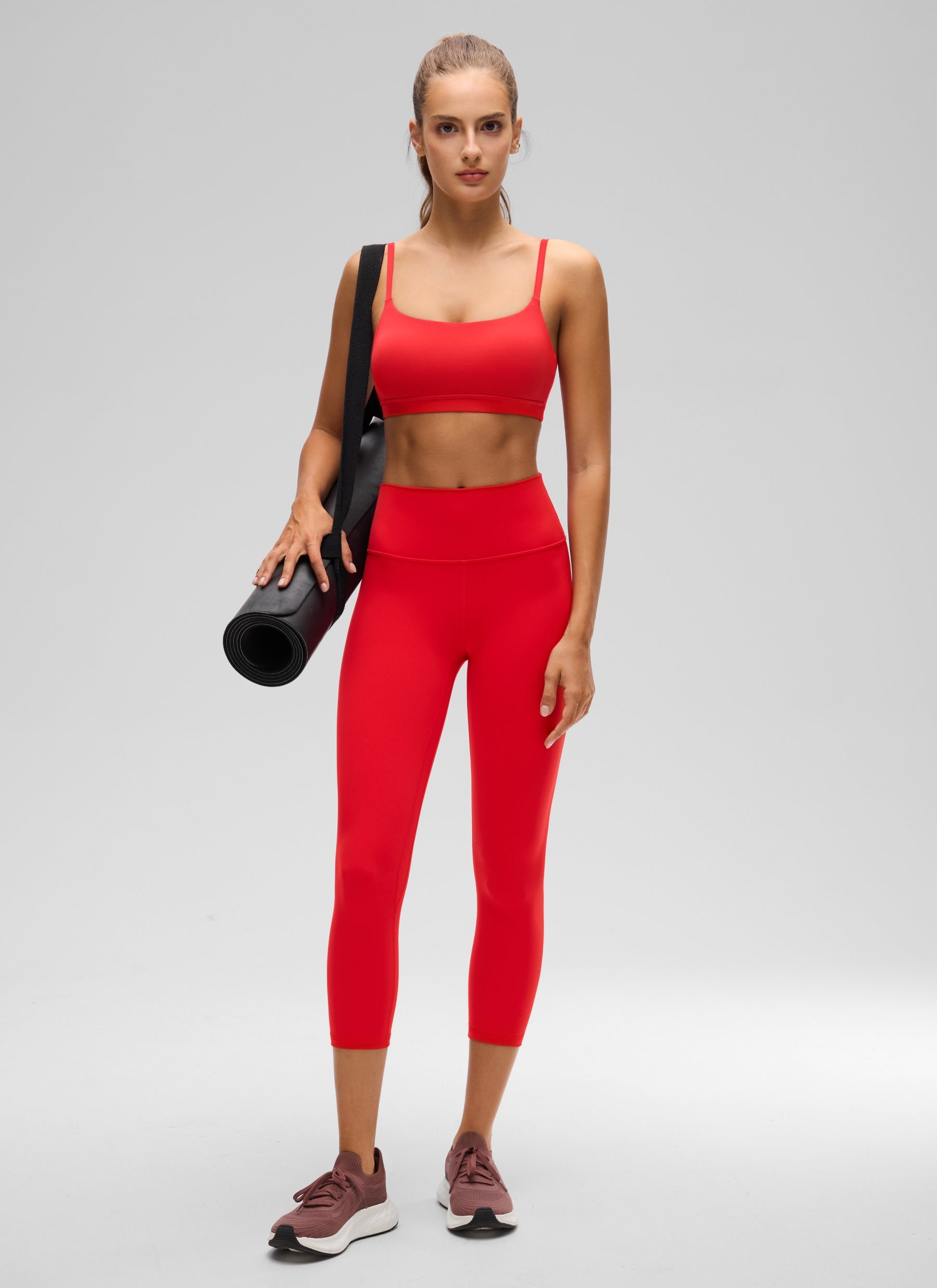 CRZ YOGA Bra Leher Scoop Tali Spaghetti yang Dapat Disesuaikan Butterluxe Wanita Merah Tua