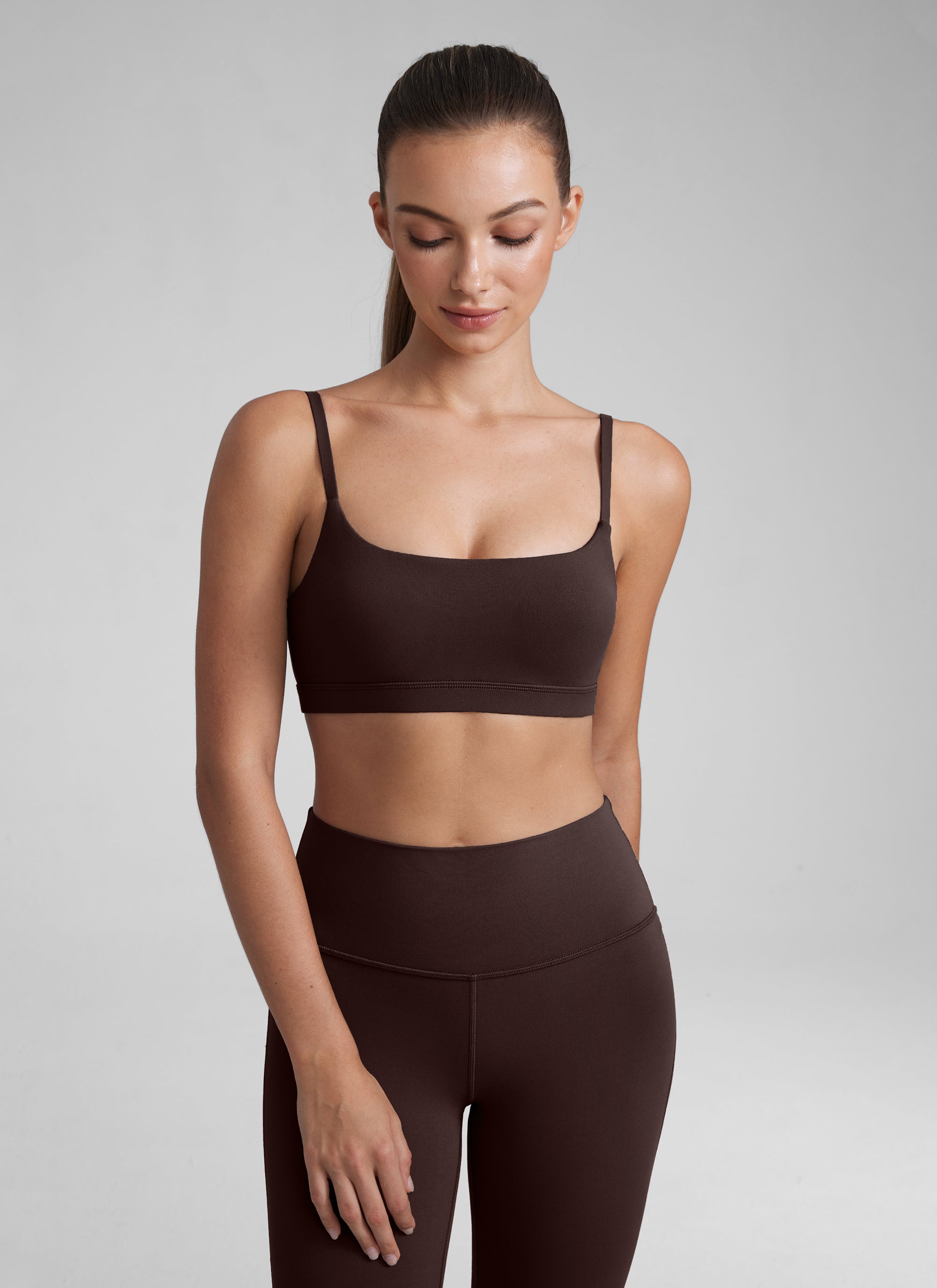 CRZ YOGA - Áo lót thể thao nữ Butterluxe có dây mảnh Butterluxe , cổ tròn, màu nâu sô-cô-la nóng