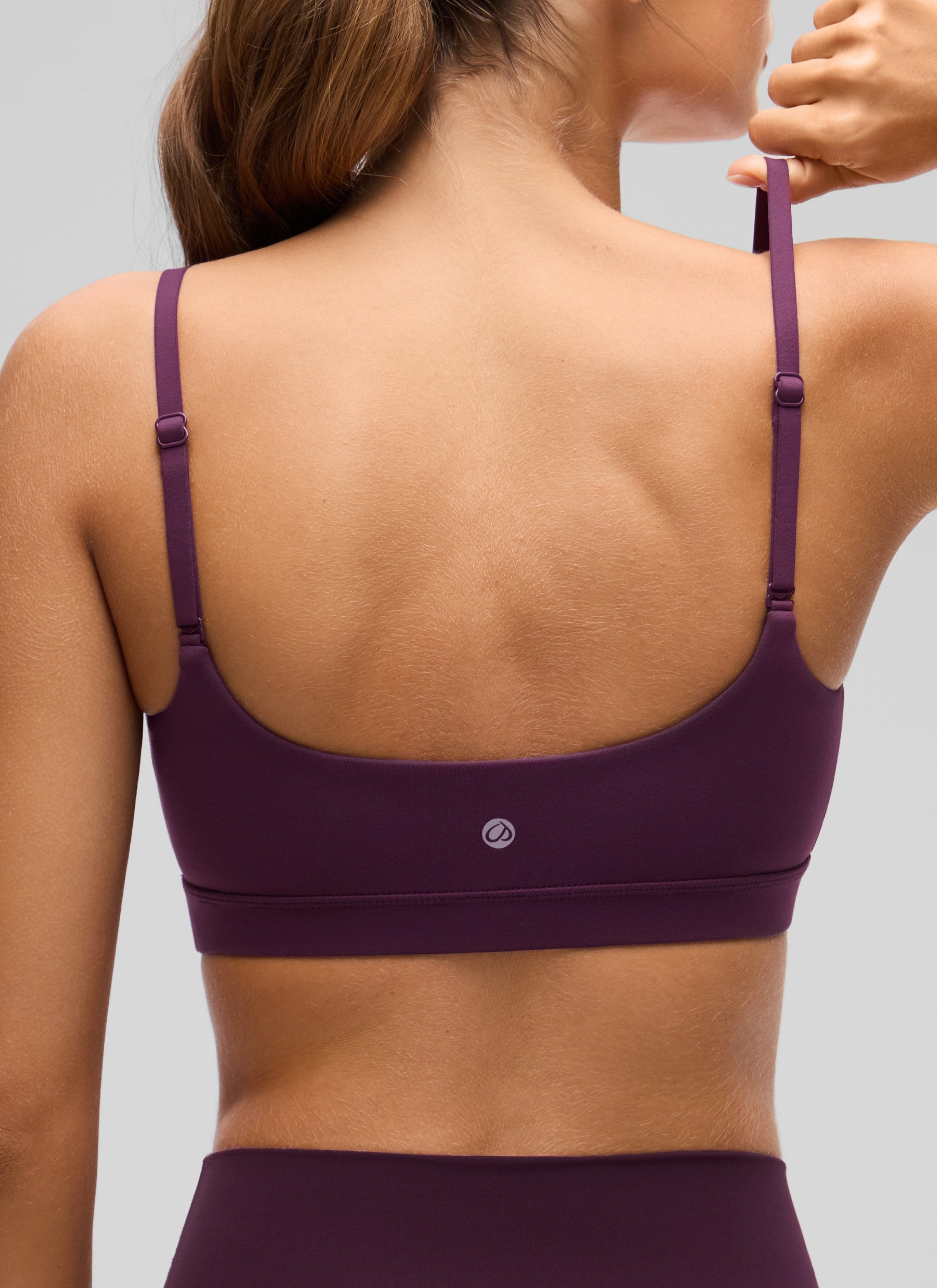 Áo lót thể thao CRZ YOGA dành cho nữ, Butterluxe , dây mảnh Butterluxe , cổ tròn, màu tím đậm