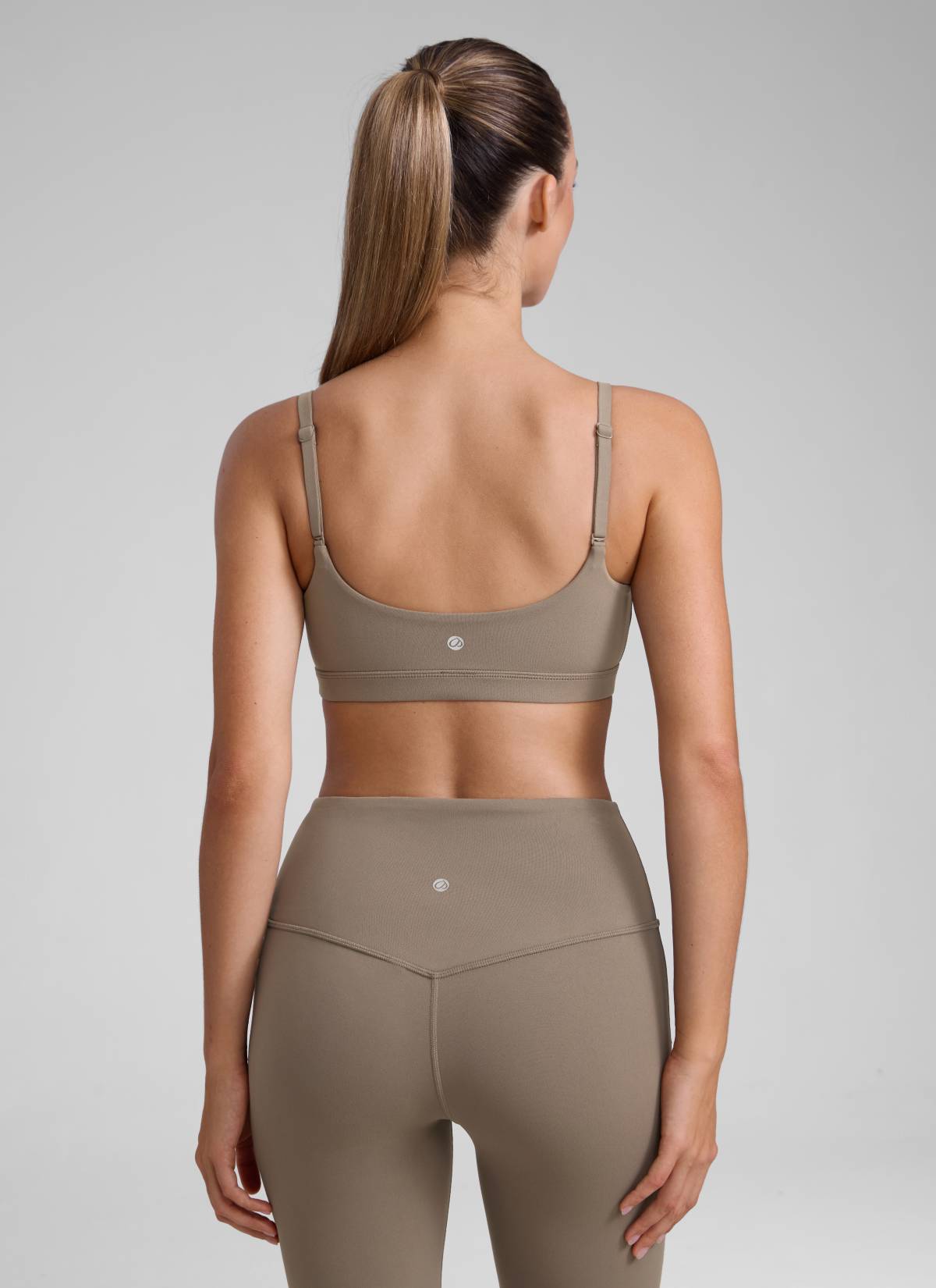 Áo lót thể thao CRZ YOGA dành cho nữ, Butterluxe , dây mảnh Butterluxe , cổ tròn, màu xám Nomad