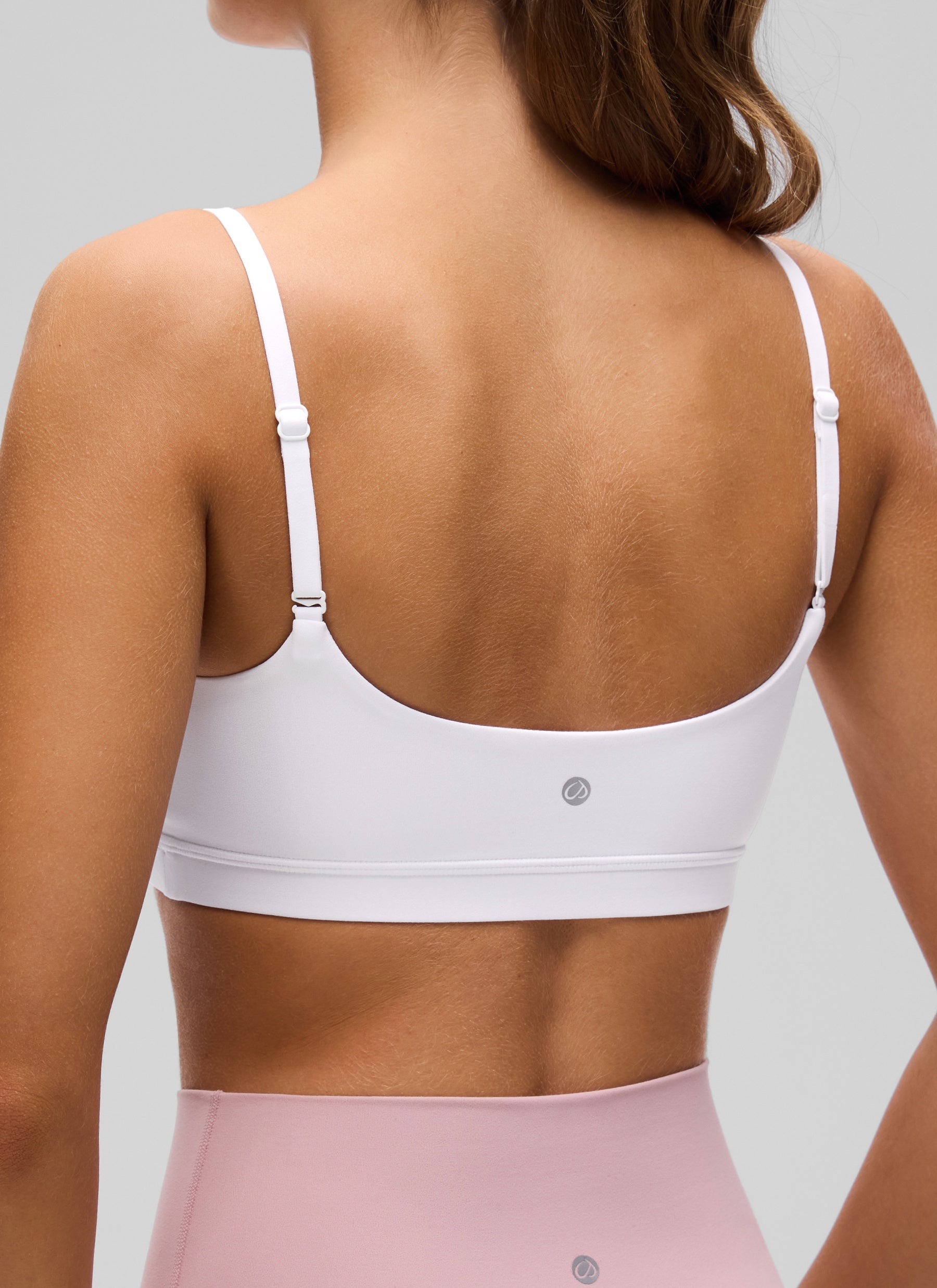 CRZ YOGA Bra Leher Scoop Tali Spaghetti yang Dapat Disesuaikan Butterluxe Wanita Putih