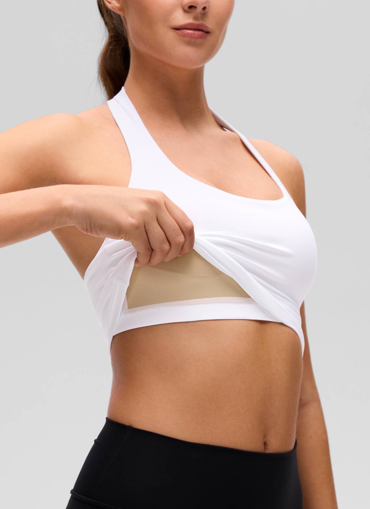 Áo crop top thể thao kiểu áo lót thể thao dài cổ Butterluxe dành cho nữ của CRZ YOGA, màu trắng