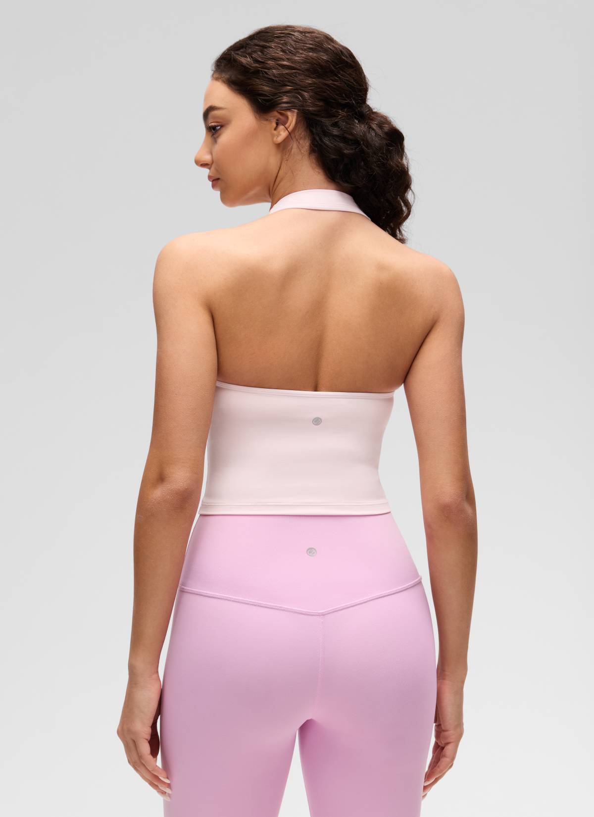 Áo crop top thể thao kiểu áo lót thể thao dài cổ Butterluxe dành cho nữ của CRZ YOGA, màu hồng dâu tây