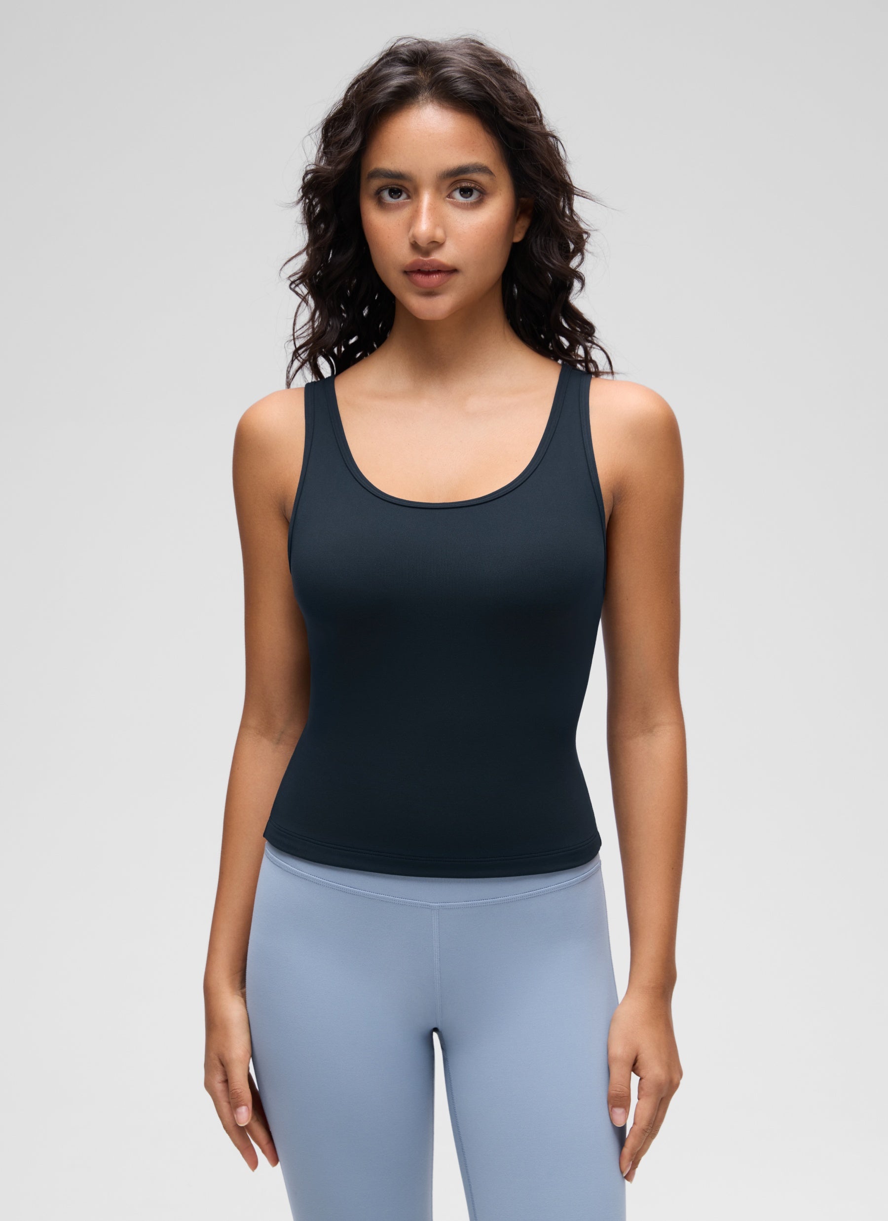 CRZ YOGA महिलाओं का योगा Butterluxe टाइट फिट टैंक टॉप्स रेसरबैक ट्रू नेवी