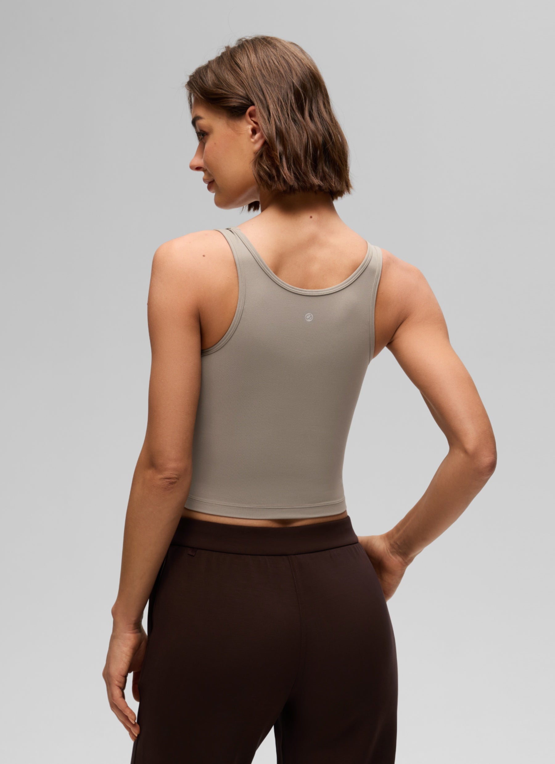 CRZ YOGA महिलाओं का योगा Butterluxe टाइट फिट टैंक टॉप्स रेसरबैक वार्म ऐश ग्रे