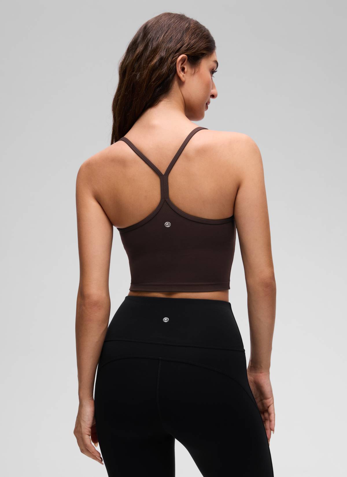 CRZ YOGA Áo lót thể thao nữ kiểu dáng dài, cổ chữ Y, lưng chữ Y, kiểu áo crop top ( Butterluxe ) màu nâu sô-cô-la nóng