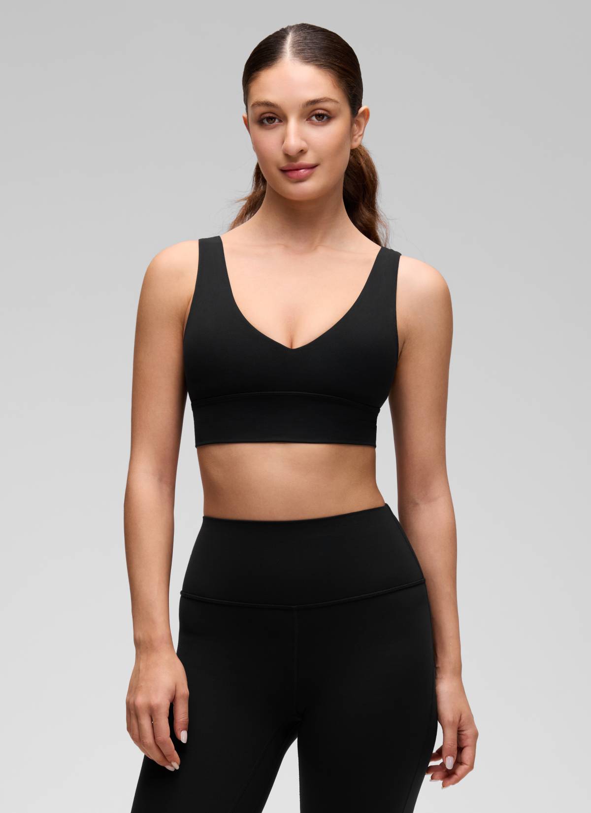 CRZ YOGA Bra Yoga Wanita dengan Dukungan Ringan, Model " Butterluxe ", Potongan Panjang, Punggung U, Leher V, Warna Hitam