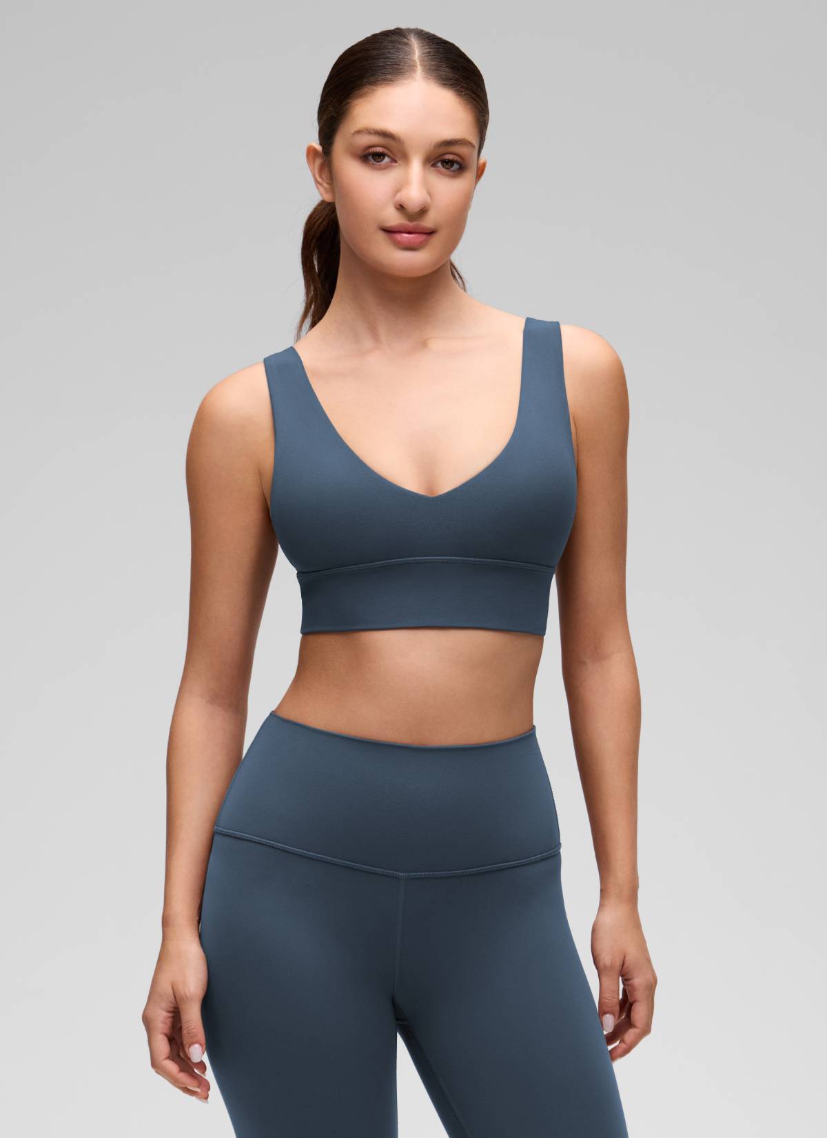 CRZ YOGA Bra Yoga Wanita dengan Dukungan Ringan, Model " Butterluxe ", Potongan Panjang, Punggung U, Leher V, Stelindigo