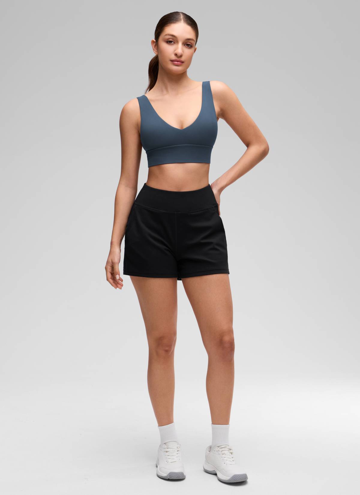 CRZ YOGA Bra Yoga Wanita dengan Dukungan Ringan, Model " Butterluxe ", Potongan Panjang, Punggung U, Leher V, Stelindigo