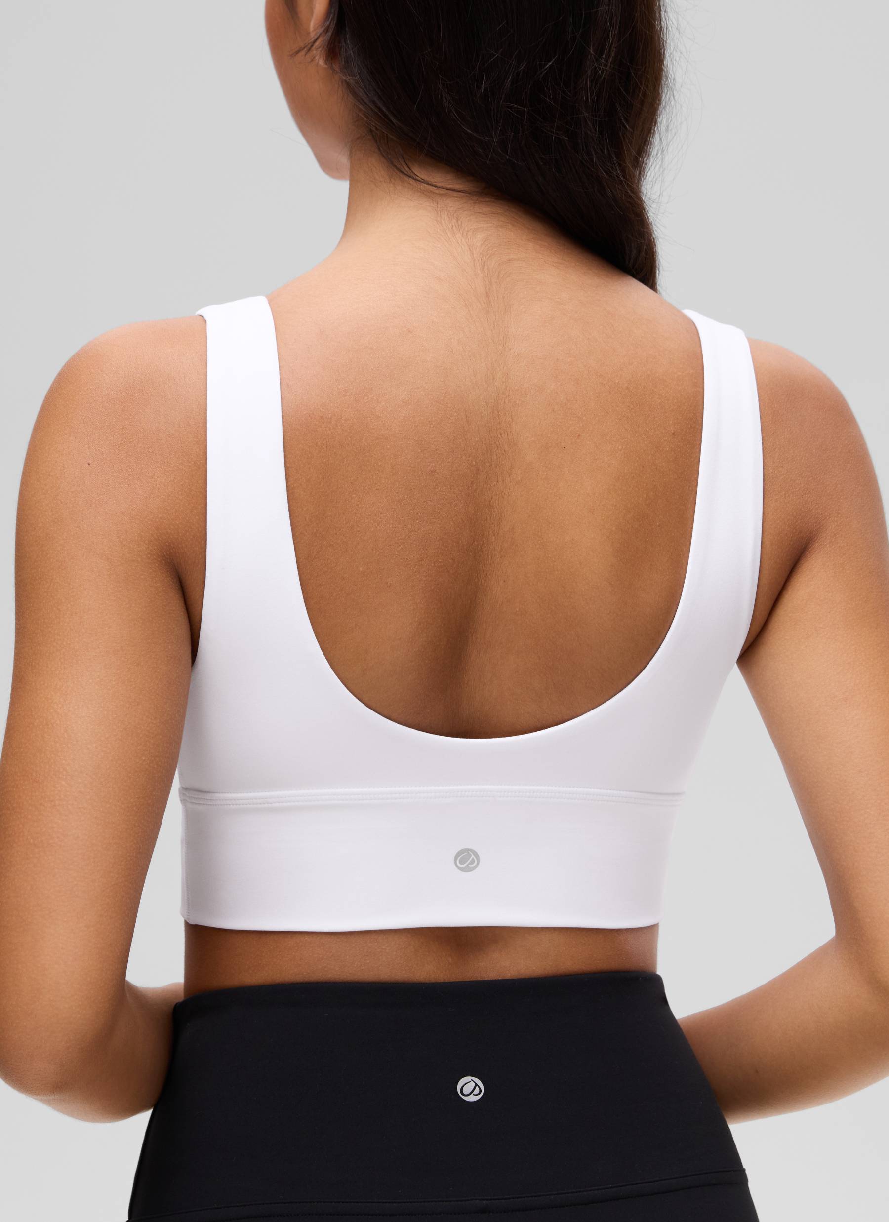 CRZ YOGA Bra Yoga Wanita dengan Dukungan Ringan, Model " Butterluxe ", Potongan Panjang, Punggung U, Leher V, Warna Putih