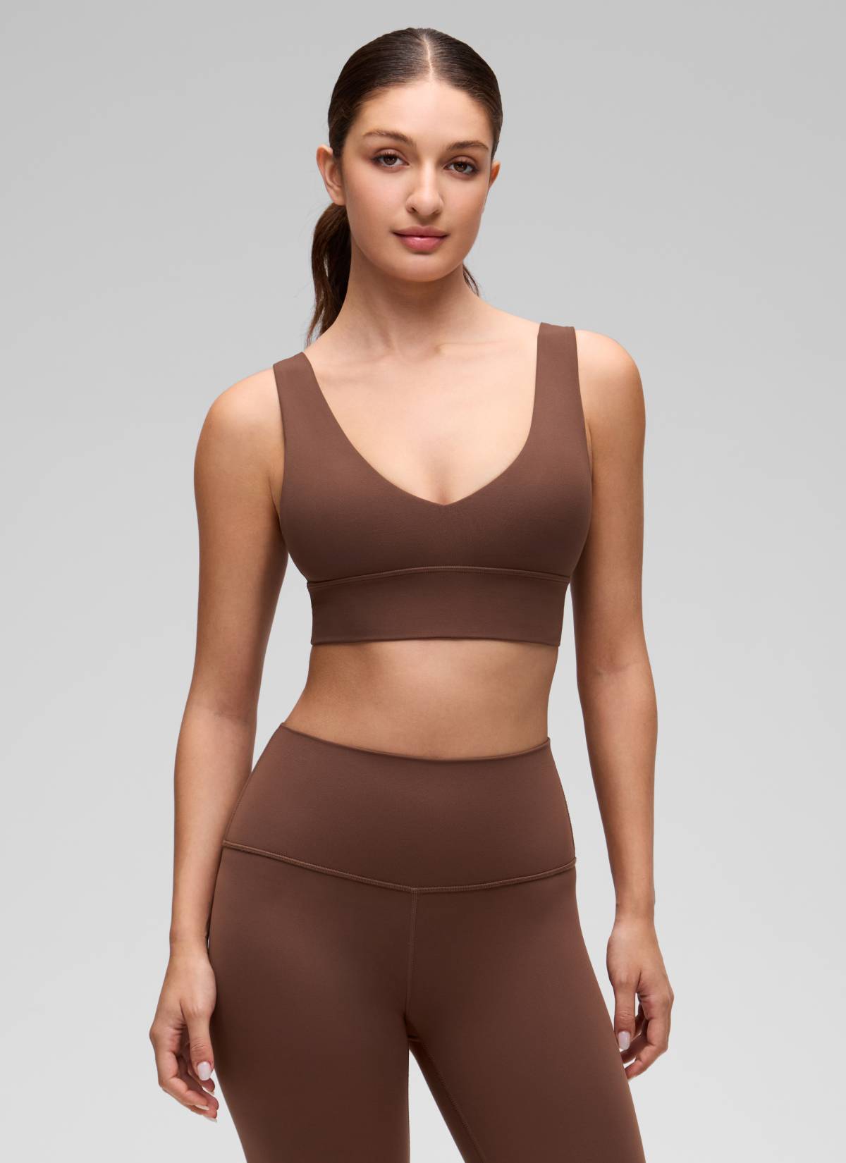 CRZ YOGA Bra Yoga Wanita dengan Dukungan Ringan, Model " Butterluxe ", Potongan Panjang, Punggung U, Leher V, Warna Cokelat Kopi