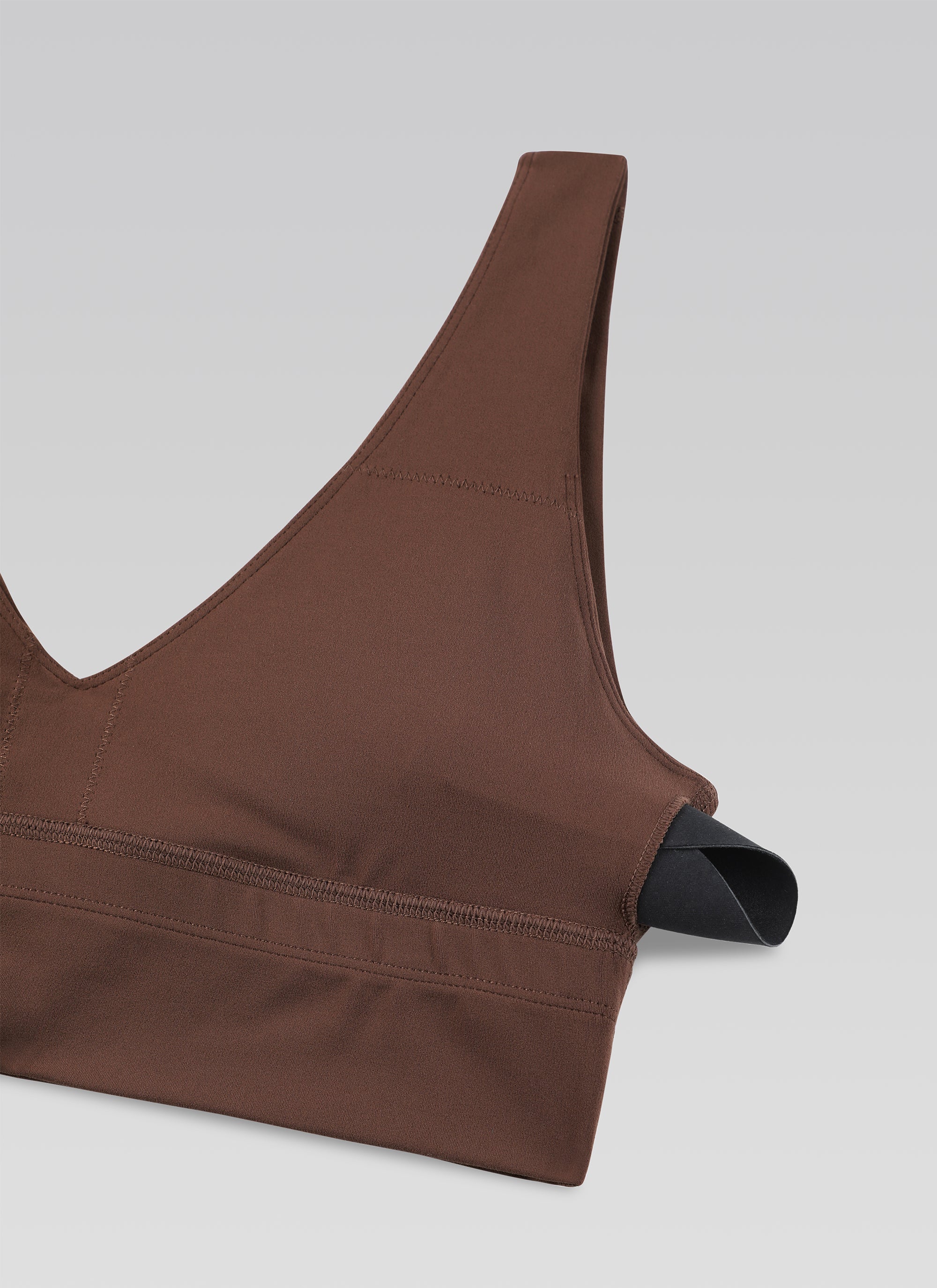 CRZ YOGA Bra Yoga Wanita dengan Dukungan Ringan, Model " Butterluxe ", Potongan Panjang, Punggung U, Leher V, Warna Cokelat Kopi