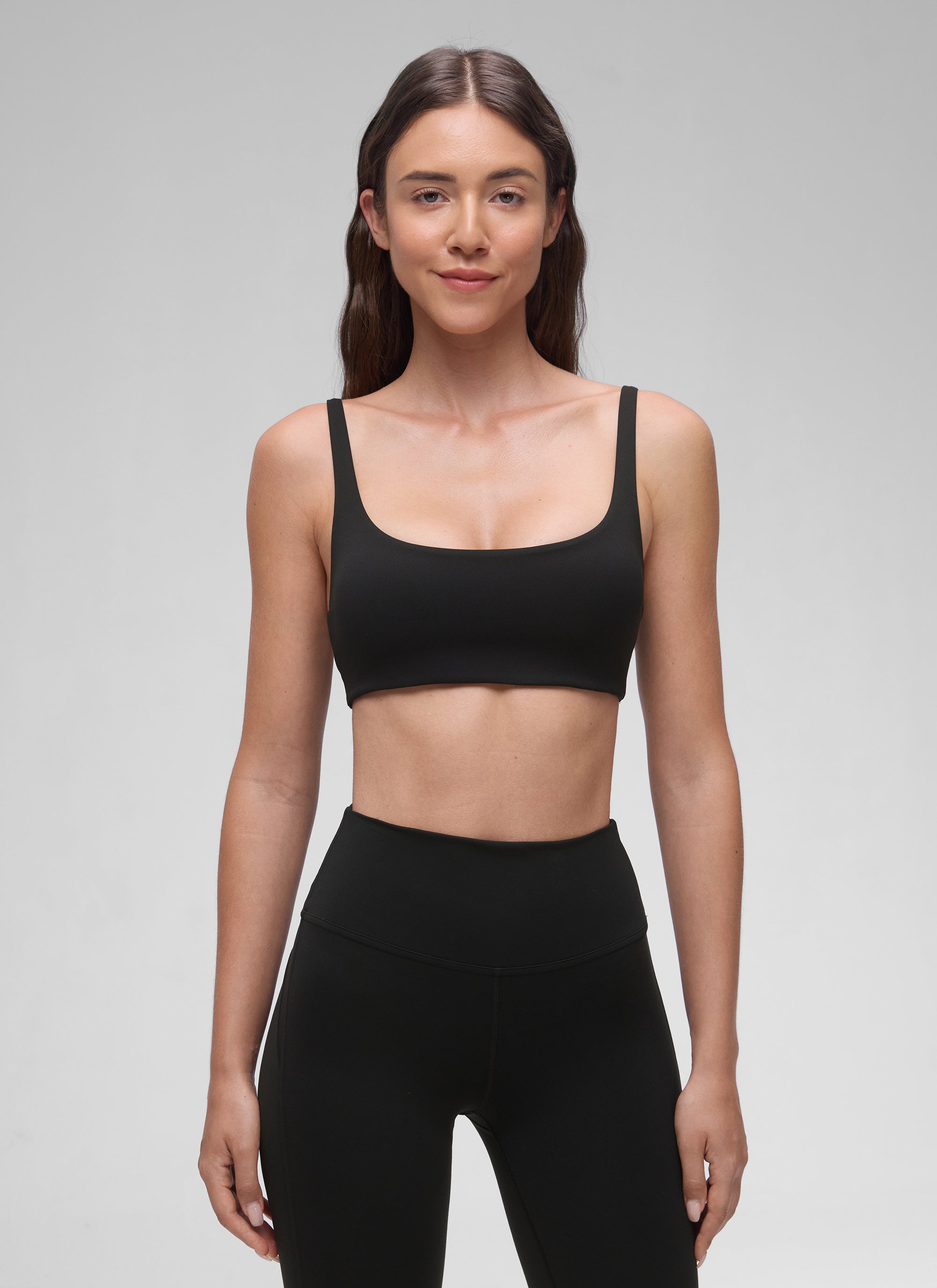 CRZ YOGA Wanita, Bra Mini Berbusa dengan Leher Persegi dan Model Cami " Butterluxe ", Warna Hitam