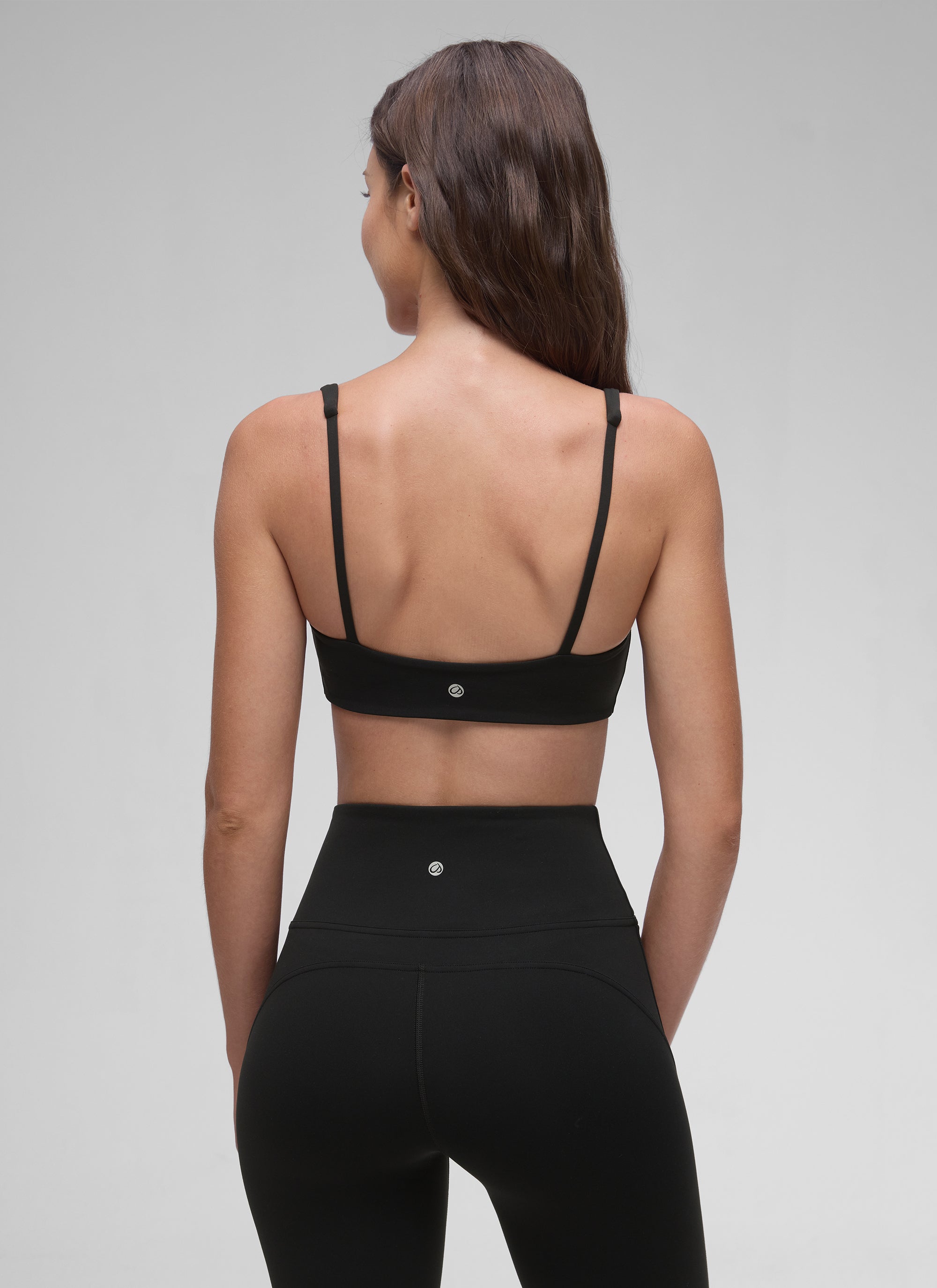 CRZ YOGA Wanita, Bra Mini Berbusa dengan Leher Persegi dan Model Cami " Butterluxe ", Warna Hitam