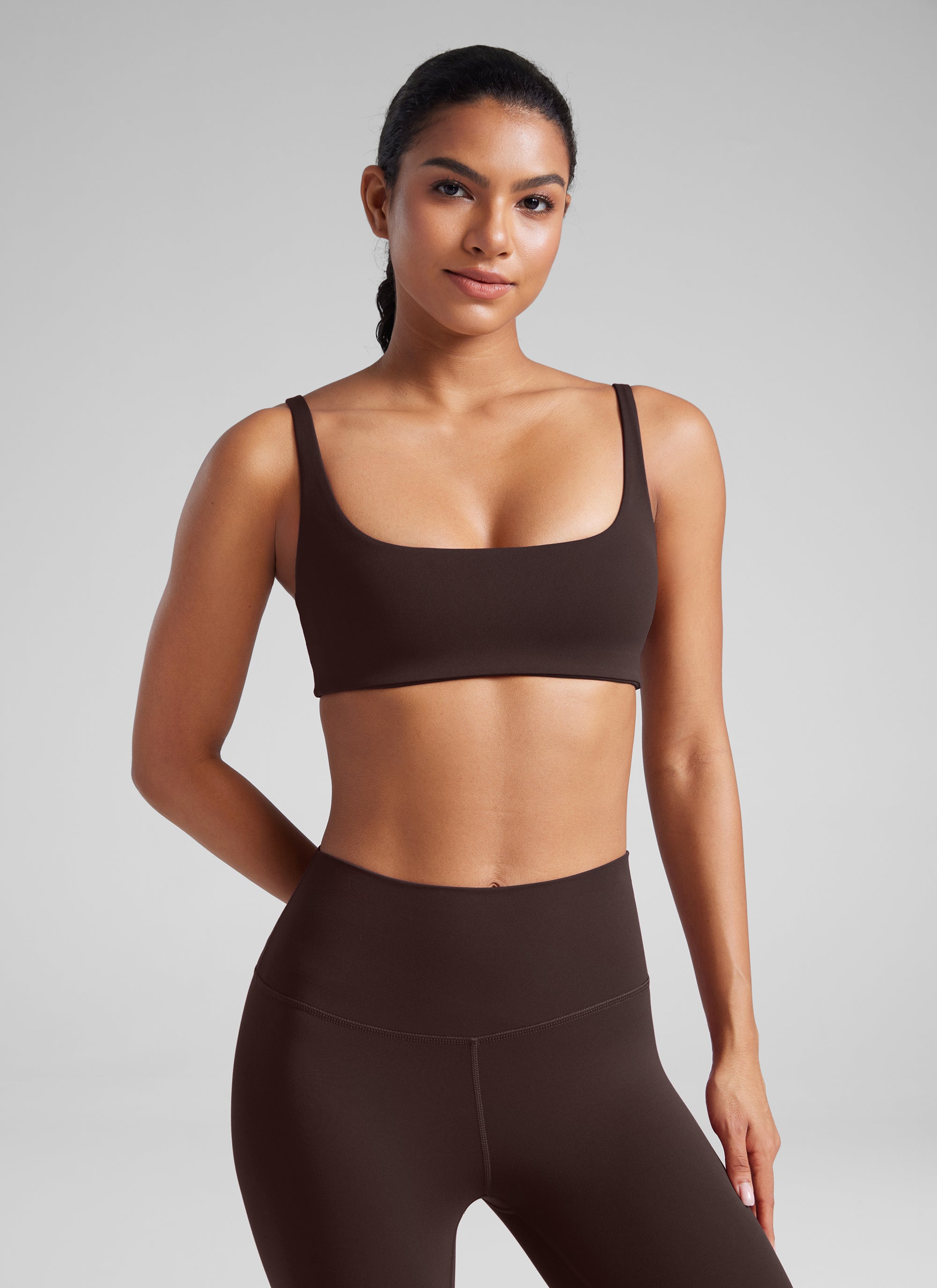 CRZ YOGA Wanita, Bra Mini Berbusa dengan Leher Persegi dan Model Cami " Butterluxe ", Warna Hot Fudge Brown