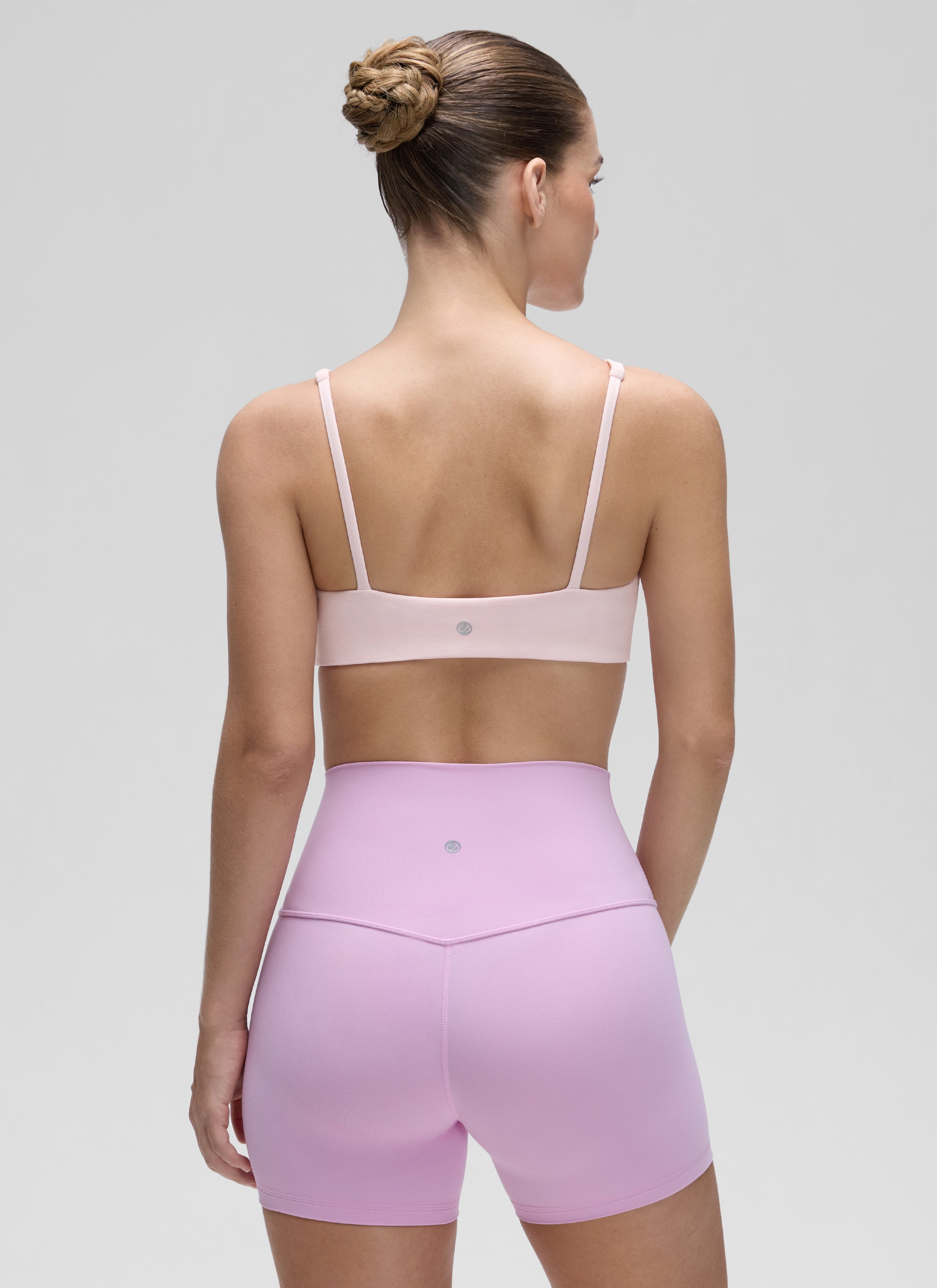 CRZ YOGA Wanita, Bra Mini Berbusa dengan Leher Persegi dan Model Cami " Butterluxe ", Warna Strawberry Pink