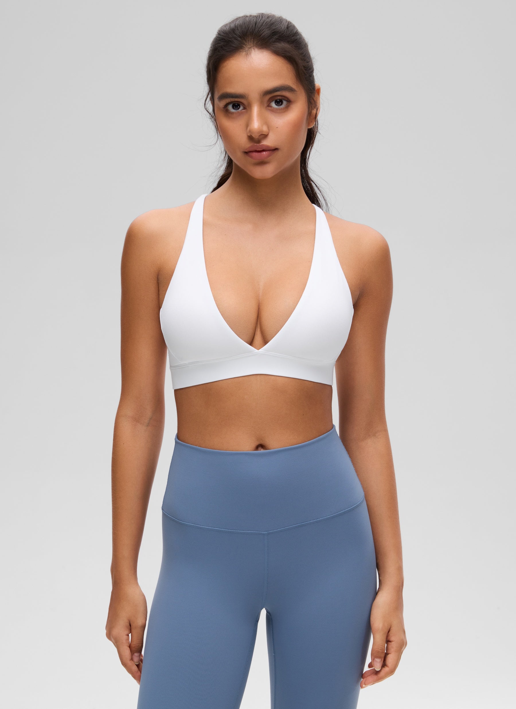 CRZ YOGA Bra Yoga Wanita dengan Dukungan Ringan, Model " Butterluxe ", Punggung Ber tali, Leher V, Warna Putih