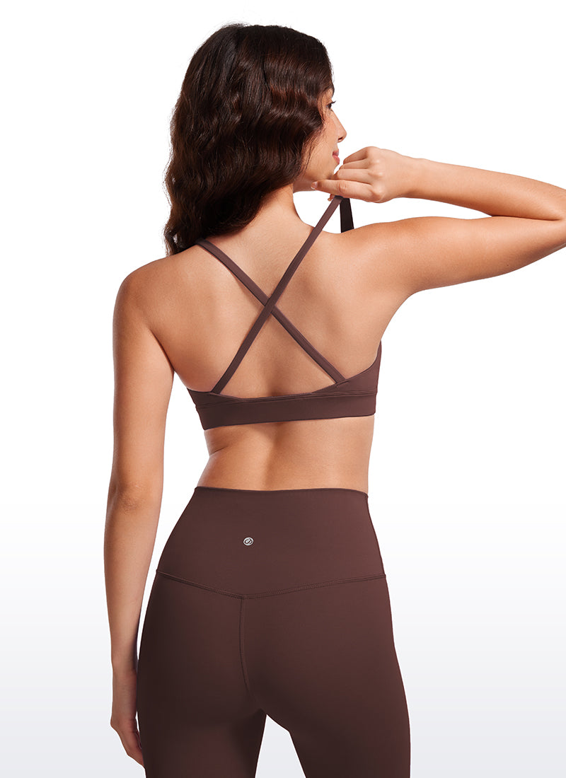 CRZ YOGA महिलाओं की लाइट सपोर्ट Butterluxe योग ब्रा स्ट्रैपी बैक V नेक टॉरप