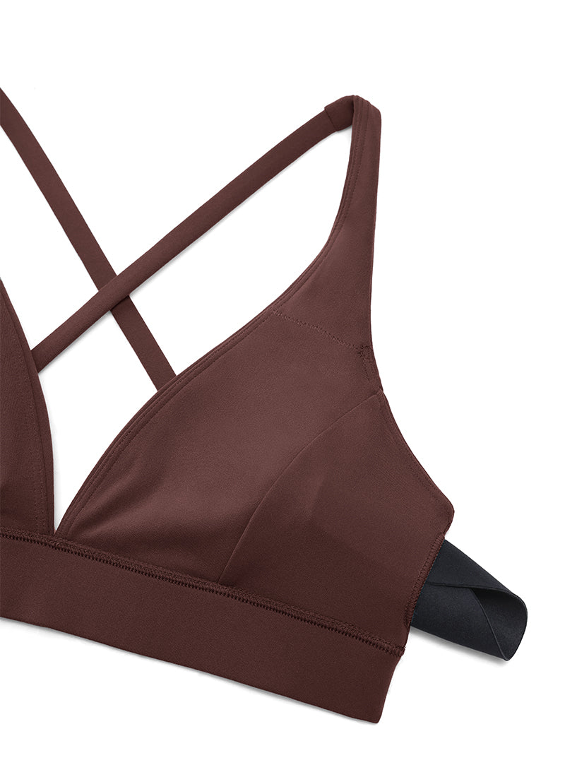 CRZ YOGA महिलाओं की लाइट सपोर्ट Butterluxe योग ब्रा स्ट्रैपी बैक V नेक टॉरप
