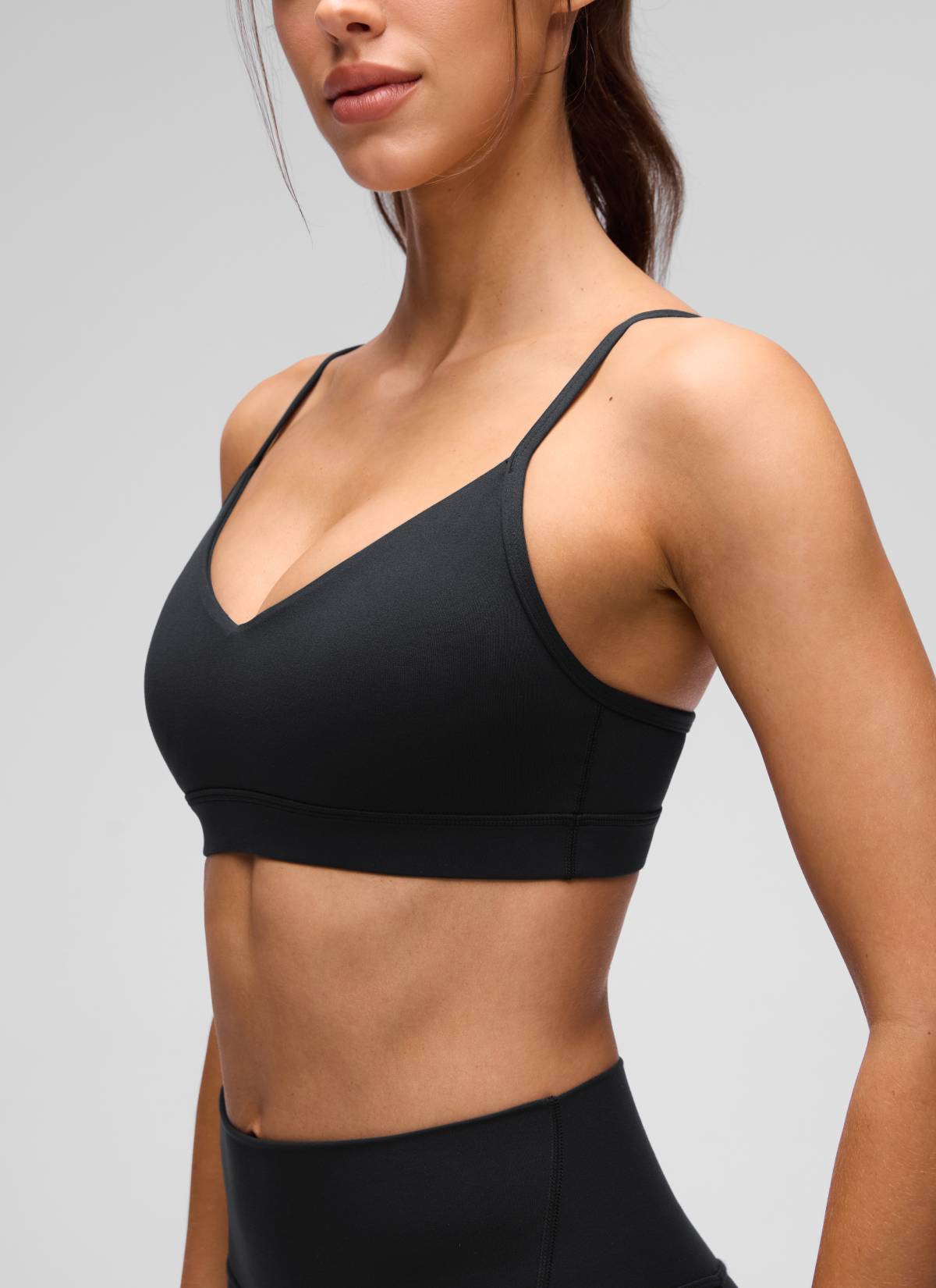 CRZ YOGA Butterluxe Áo lót thể thao yoga cổ chữ V dành cho nữ có đệm mút, màu đen