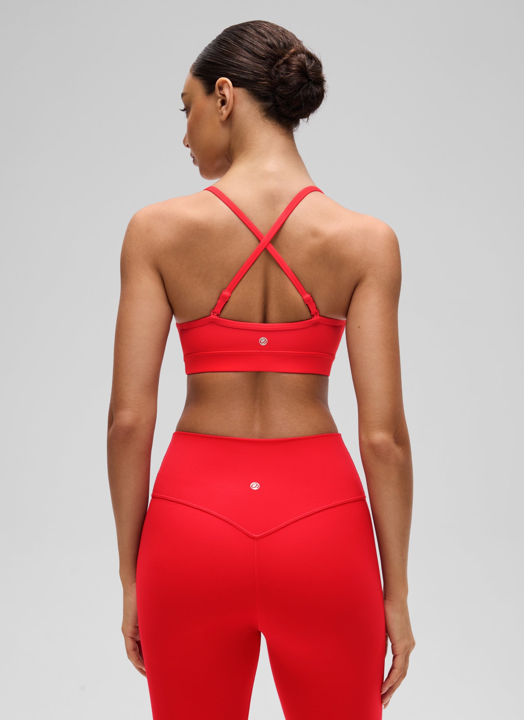 CRZ YOGA Butterluxe Áo lót thể thao yoga cổ chữ V dành cho nữ, có đệm, màu đỏ đậm