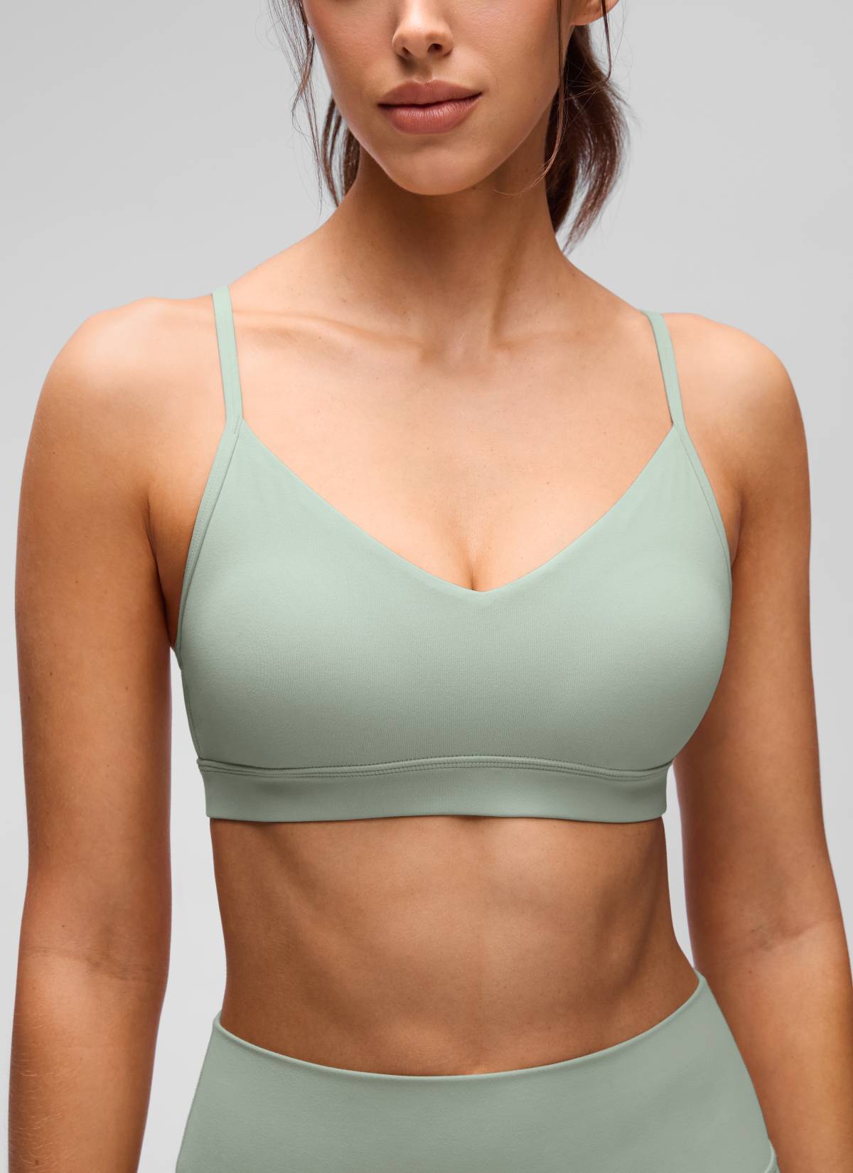 CRZ YOGA Butterluxe Áo lót thể thao yoga cổ chữ V dành cho nữ có đệm, màu xanh lá cây Palm Court