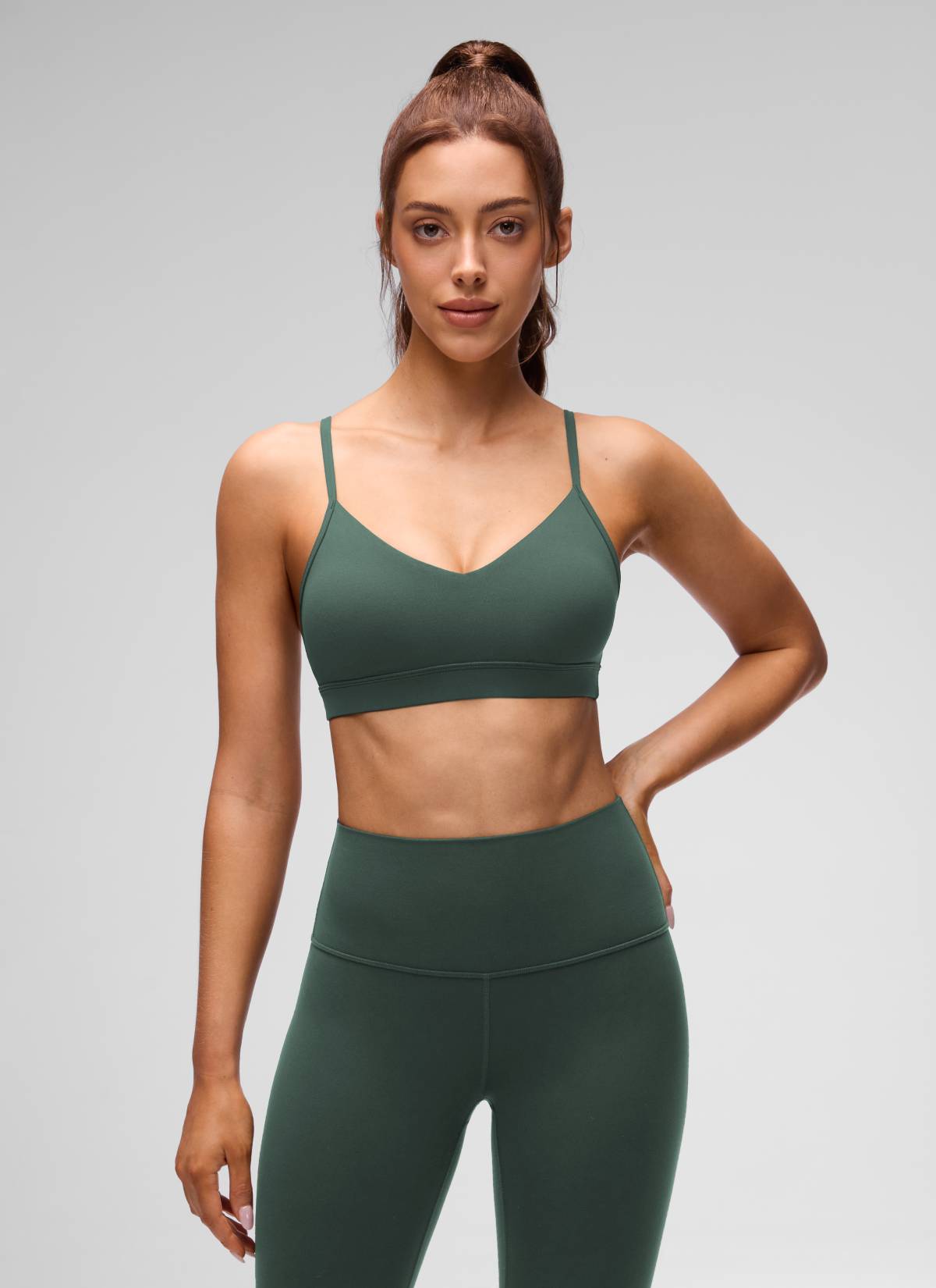 CRZ YOGA Butterluxe Áo lót thể thao yoga cổ chữ V dành cho nữ có đệm mút, màu xanh lá rừng đậm
