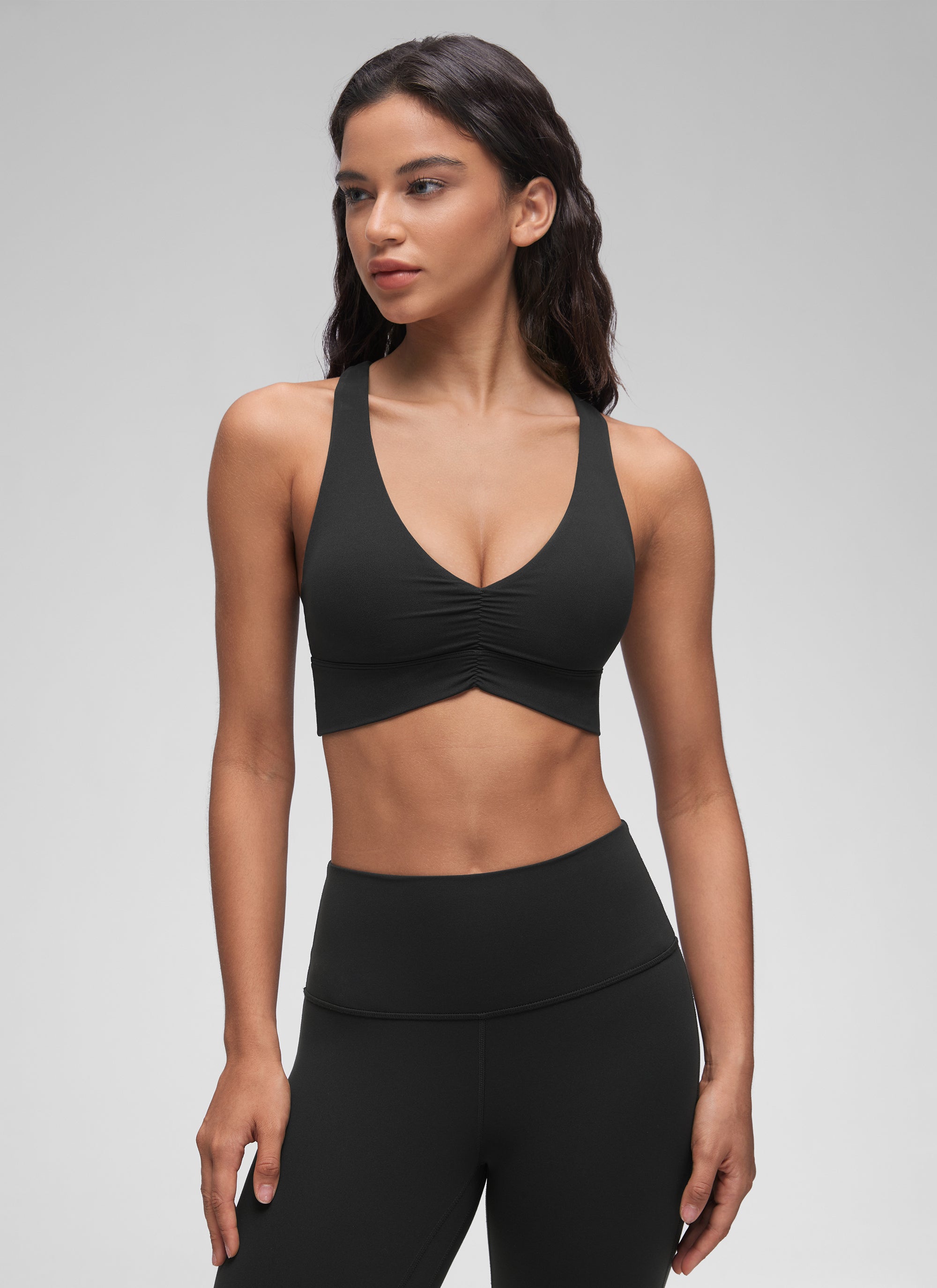 Áo lót yoga CRZ YOGA dành cho nữ, kiểu " Butterluxe " với độ nâng đỡ nhẹ, cổ chữ V xếp nếp, màu đen