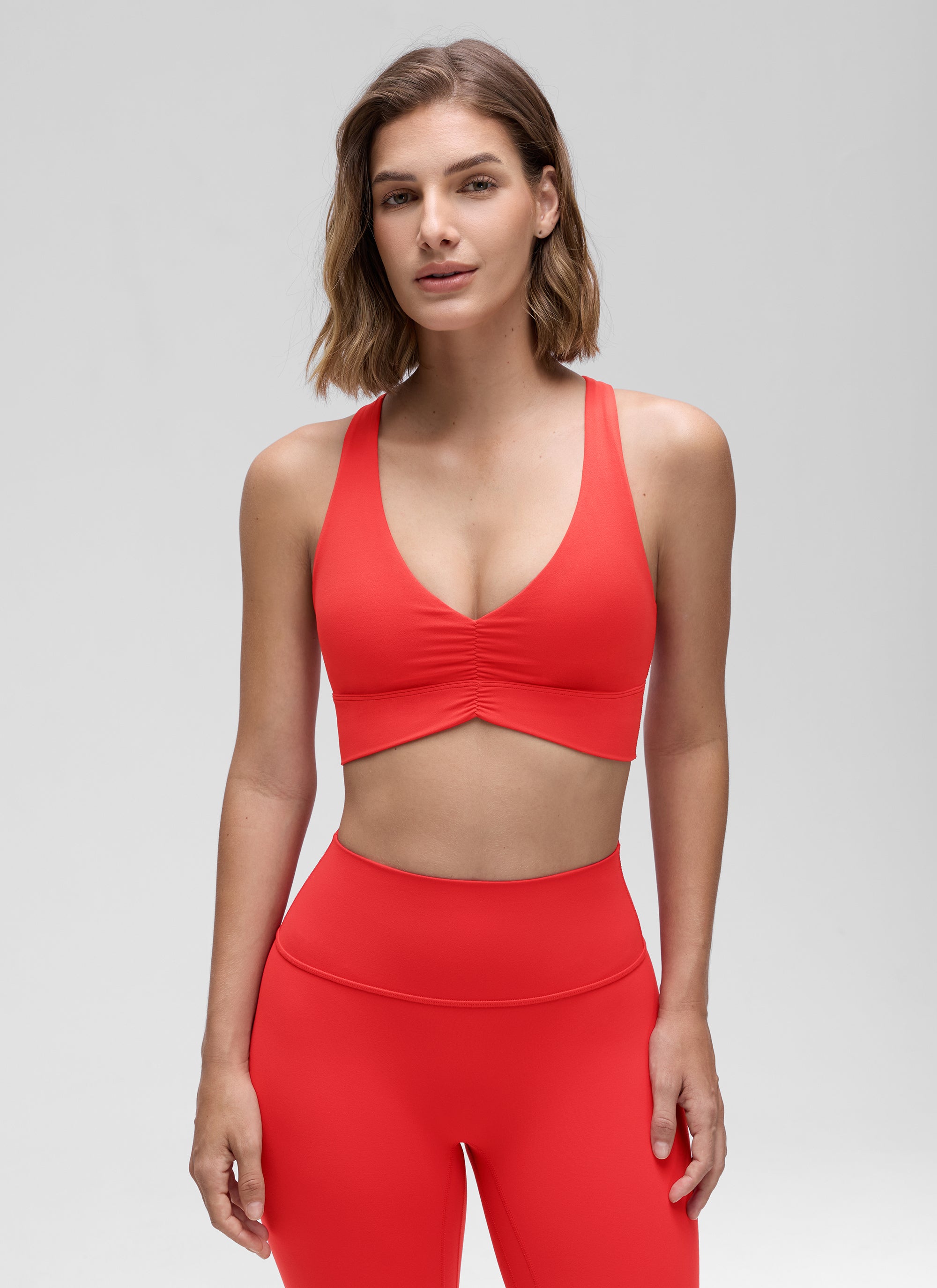 Áo lót yoga CRZ YOGA dành cho nữ, kiểu " Butterluxe " với độ nâng nhẹ, cổ chữ V xếp nếp, màu đỏ đậm