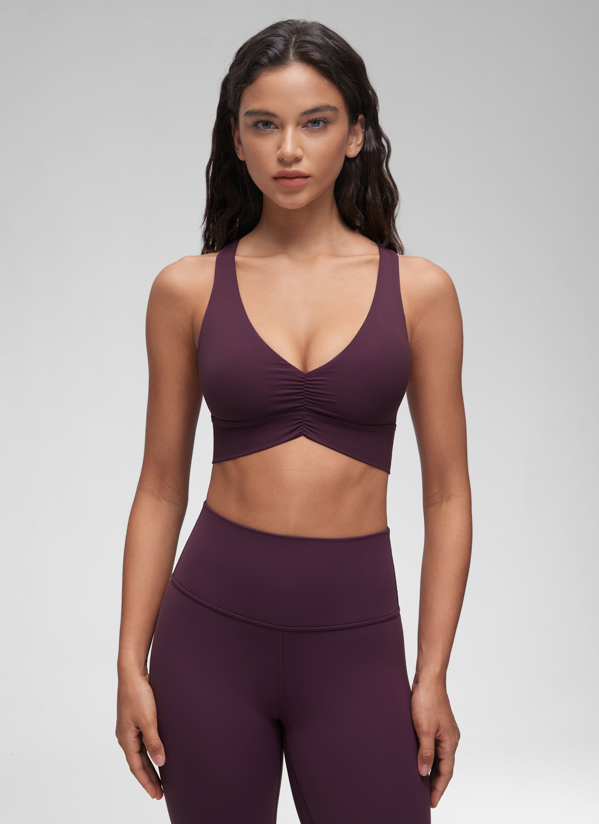 Áo lót yoga CRZ YOGA dành cho nữ, kiểu " Butterluxe " với độ nâng đỡ nhẹ, cổ chữ V xếp nếp, màu tím đậm