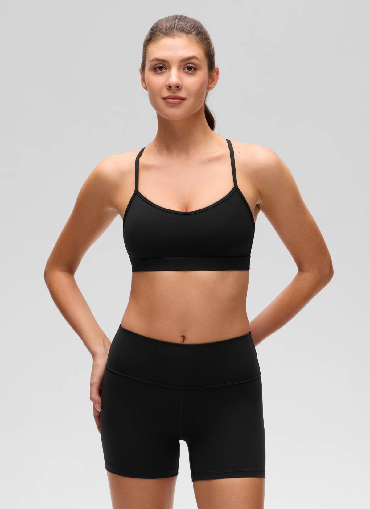CRZ YOGA 여성용 Butterluxe 요가 스쿱 넥 크로스 백 스포츠 브라 블랙