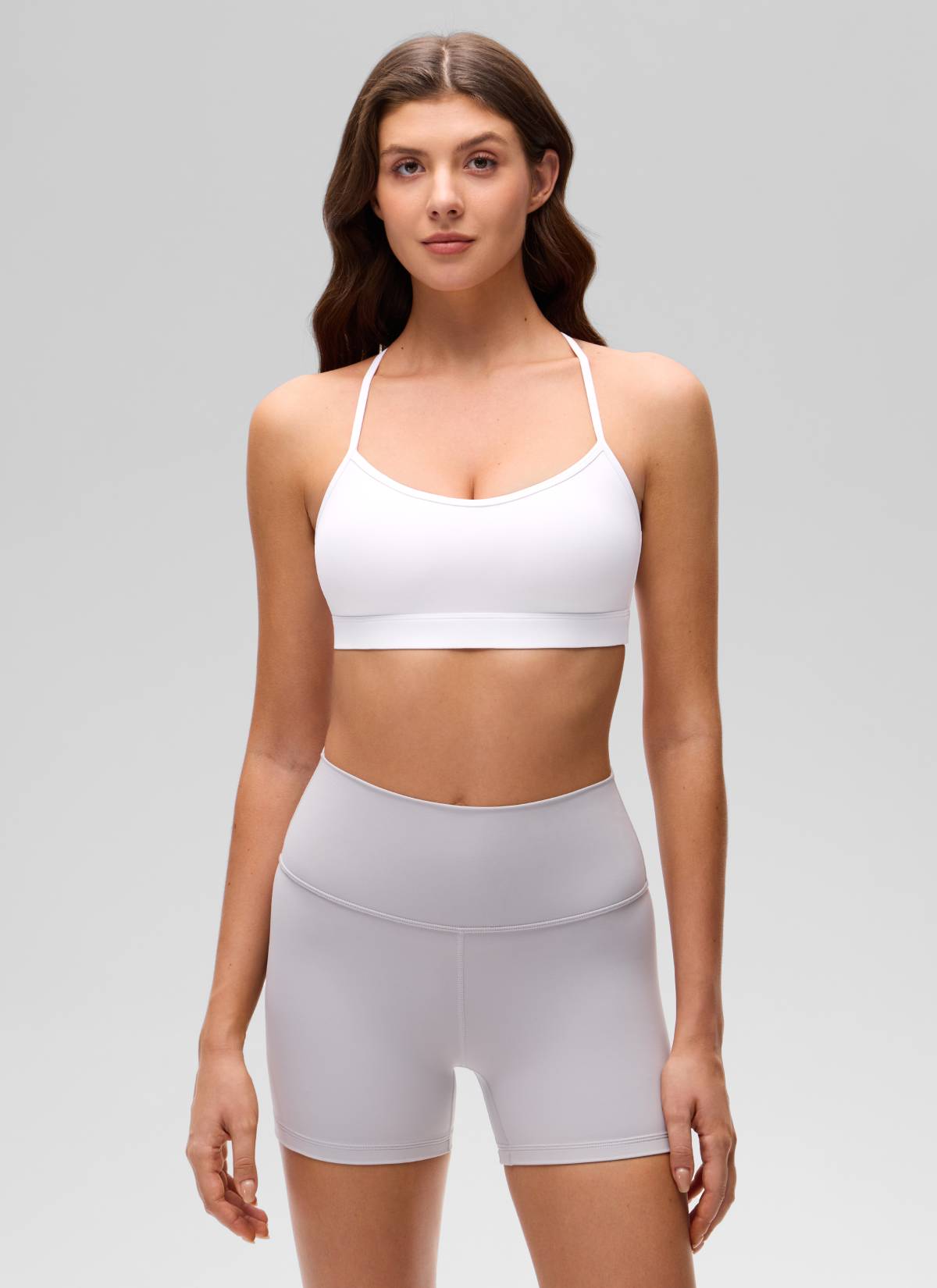 CRZ YOGA 여성용 Butterluxe 요가 스쿱 넥 크로스 백 스포츠 브라 화이트