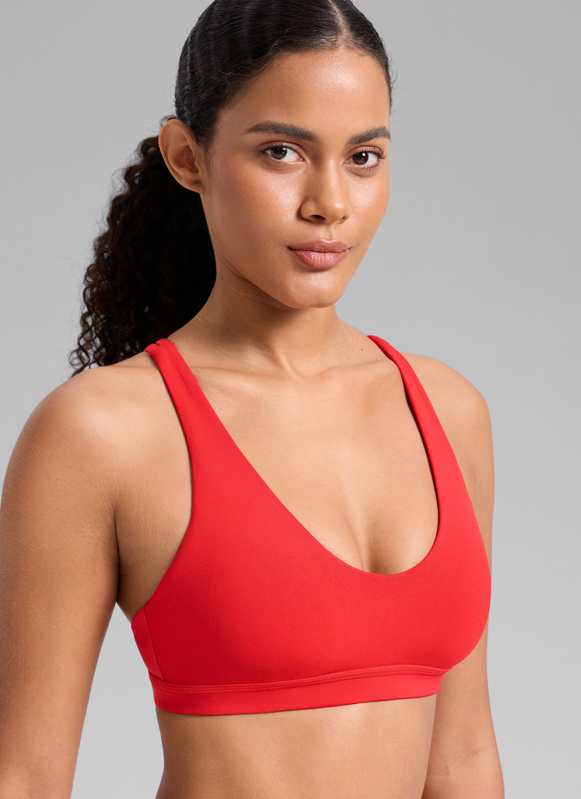 CRZ YOGA レディースButterlift Uネック クロスバック スポーツブラ ディープレッド