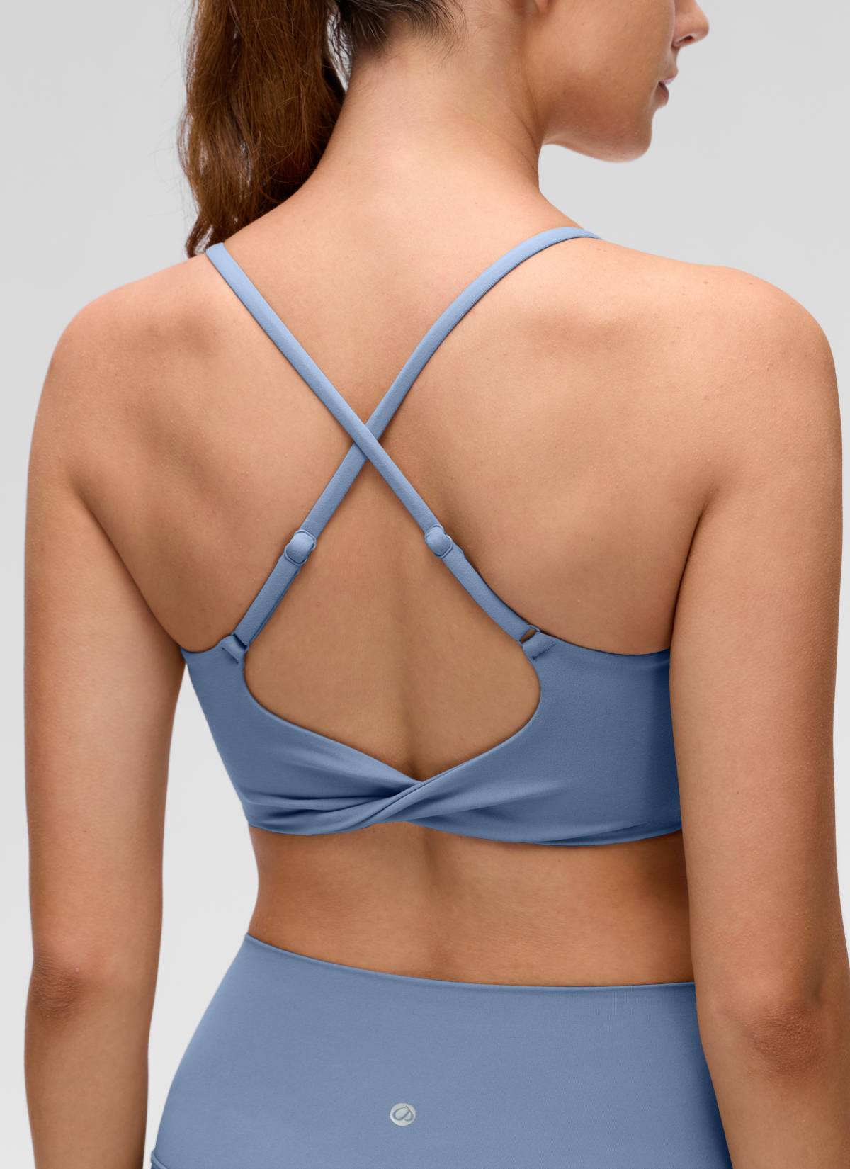 Áo lót thể thao Butterluxe nữ CRZ YOGA Butterluxe , cổ tròn, thiết kế xoắn lưng chéo, chất liệu denim đã qua xử lý