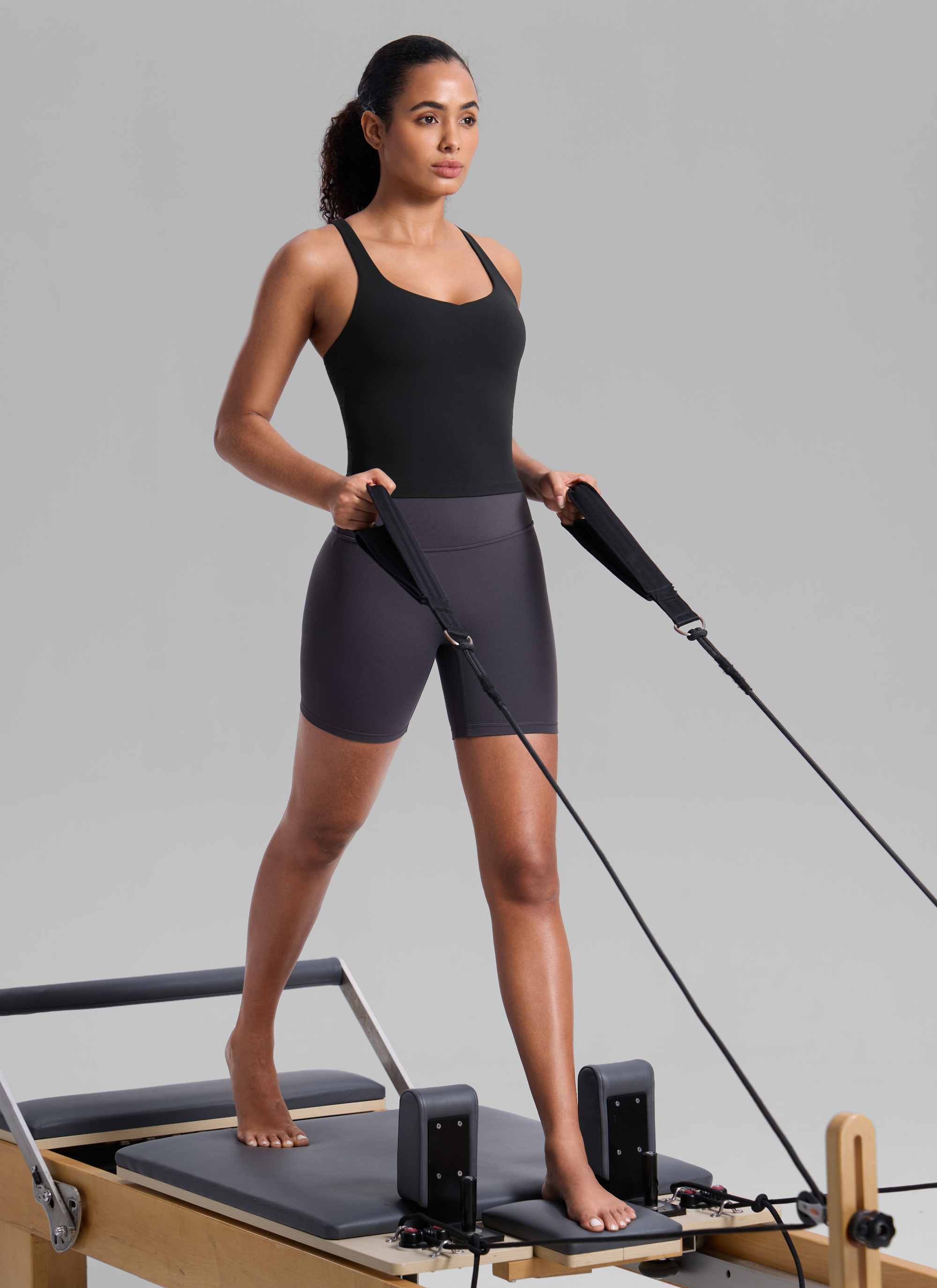 CRZ YOGA レディースButterlift Vネック レーサーバック ブラ付きタンクトップ ブラック