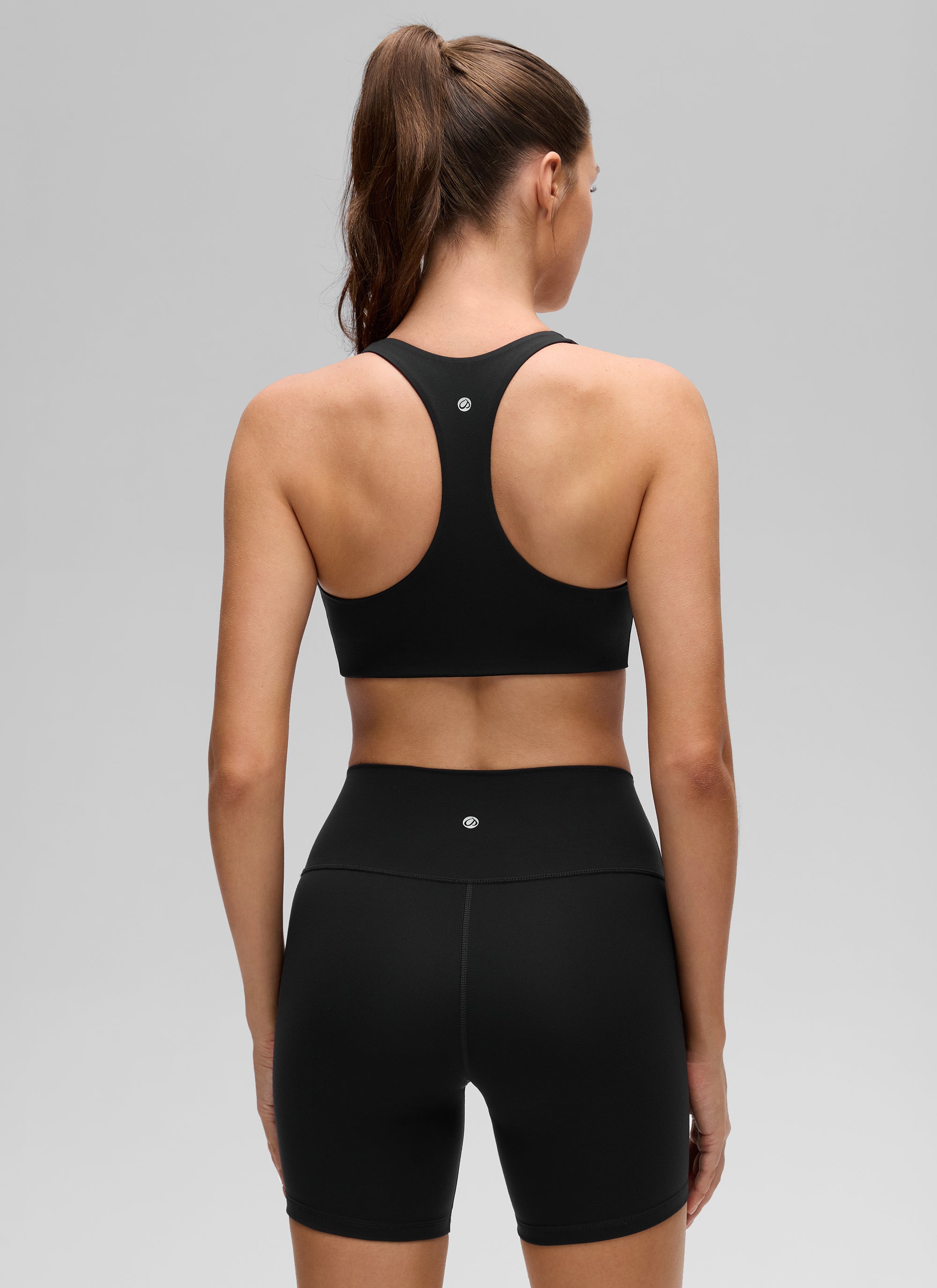 CRZ YOGA 여성용 Butterluxe V넥 레이서백 일체형 스포츠 브라 블랙