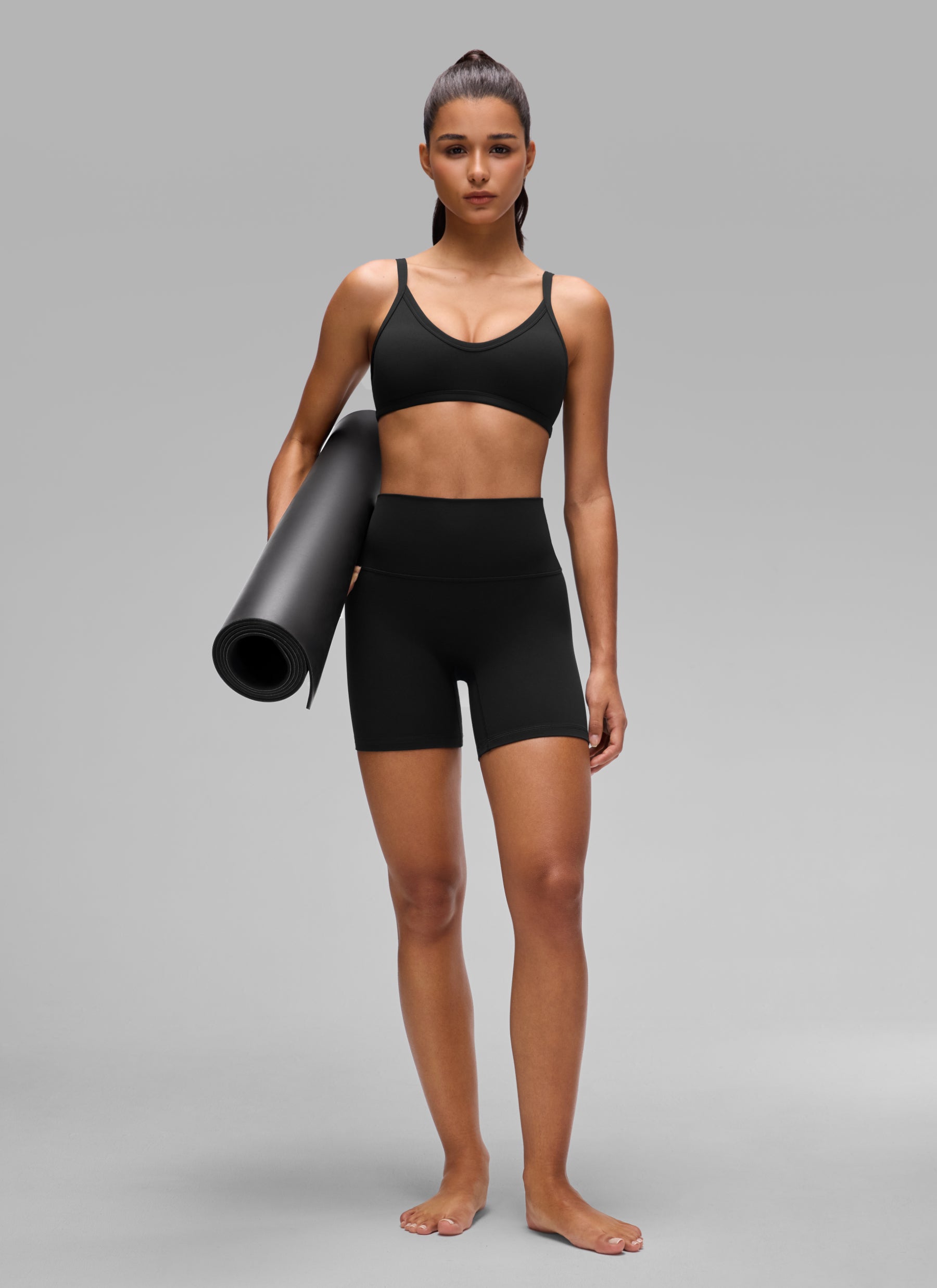 CRZ YOGA Butterlift Women's Double Lined V Neck Workout Sports Bras Black @model_info:A